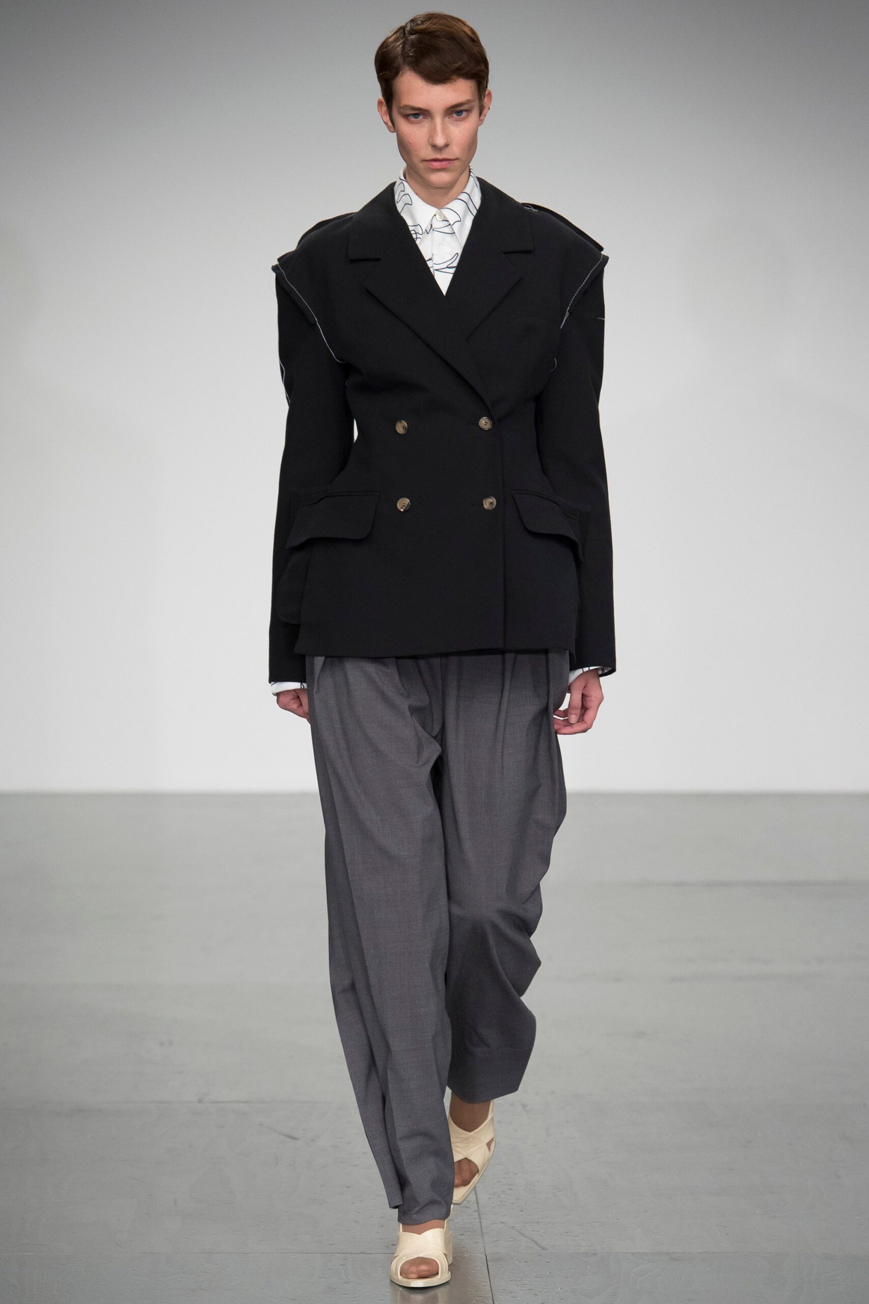 A.W.A.K.E. MODE S/S 18 Look 438