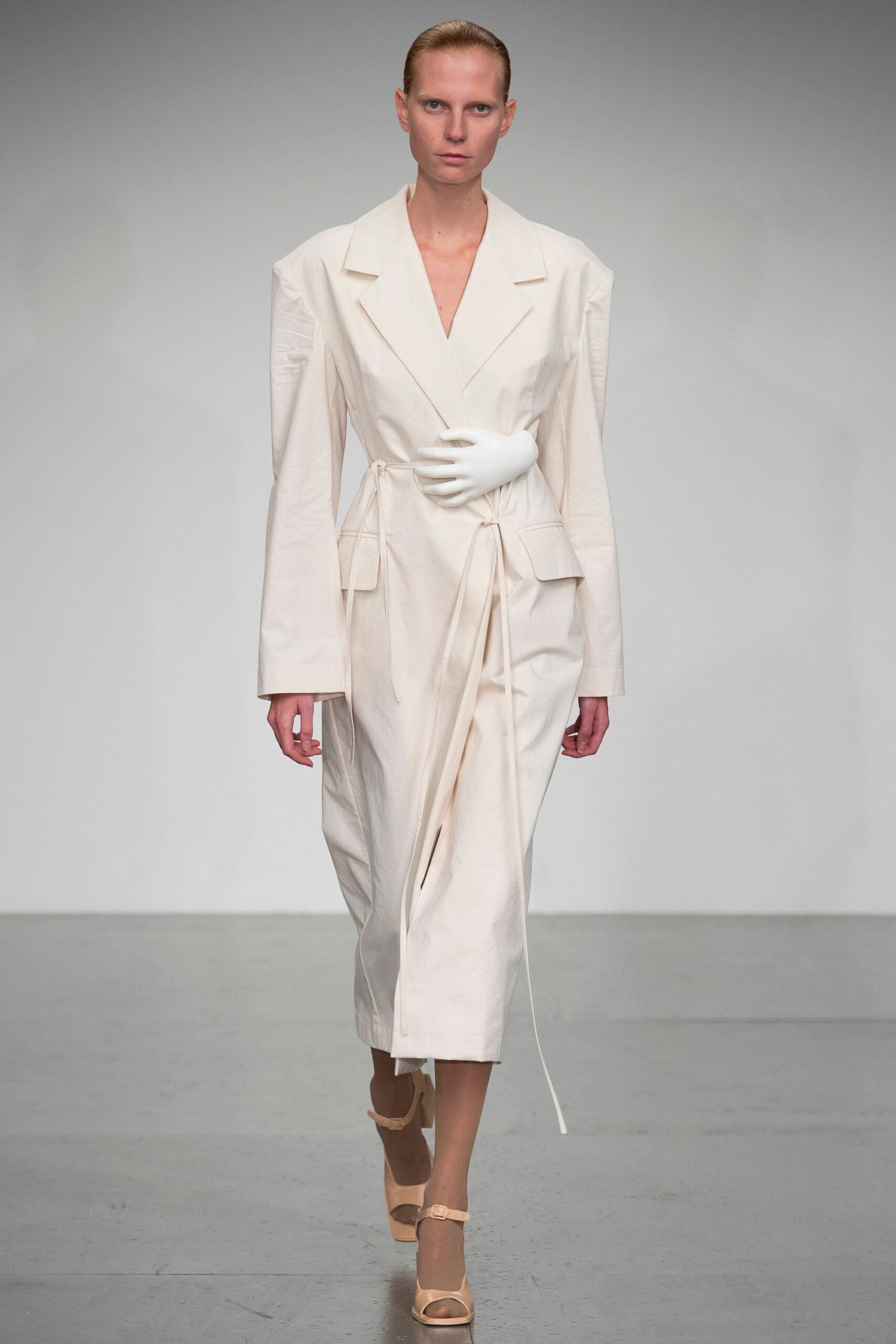 A.W.A.K.E. MODE S/S 18 Look 457