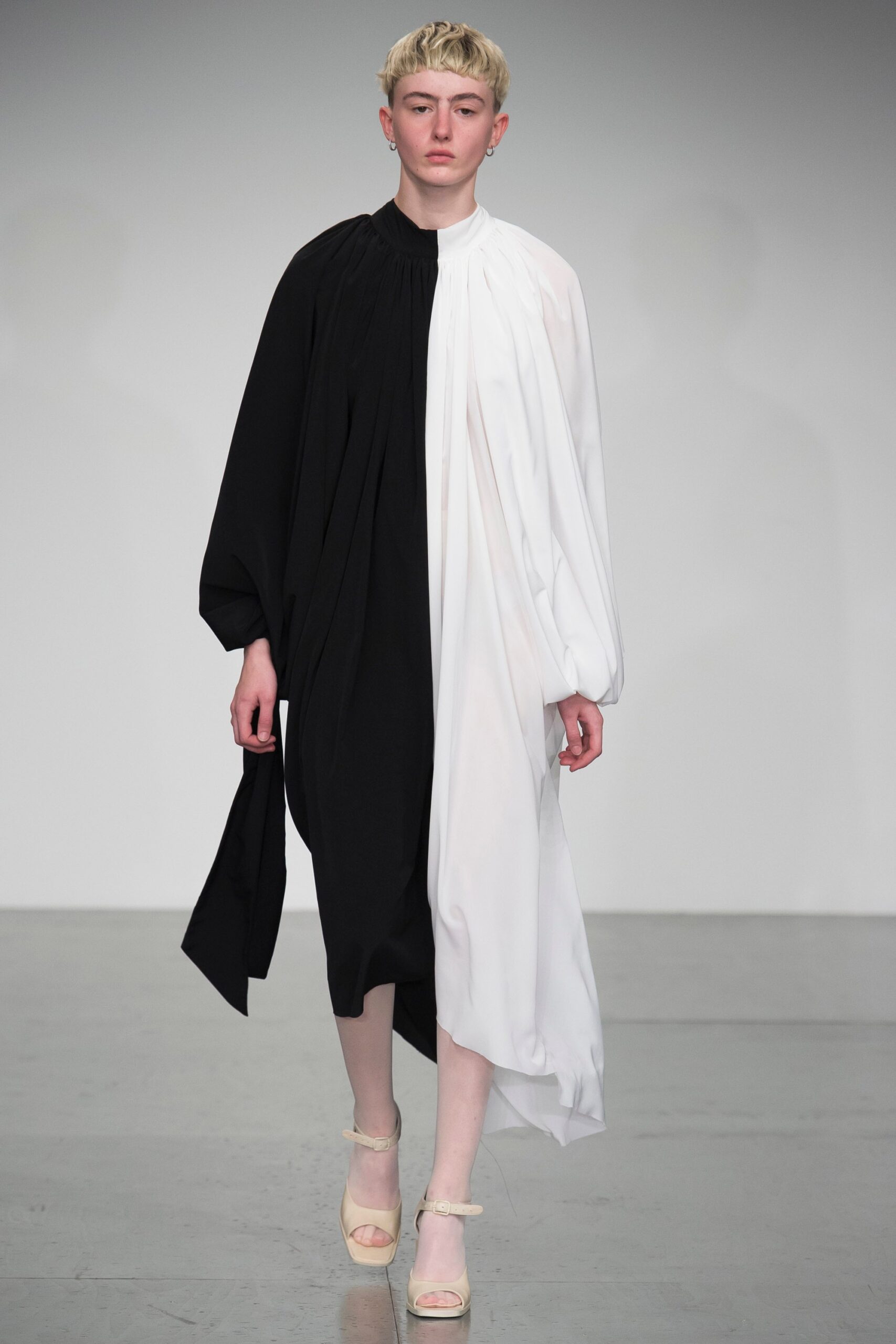 A.W.A.K.E. MODE S/S 18 Look 476