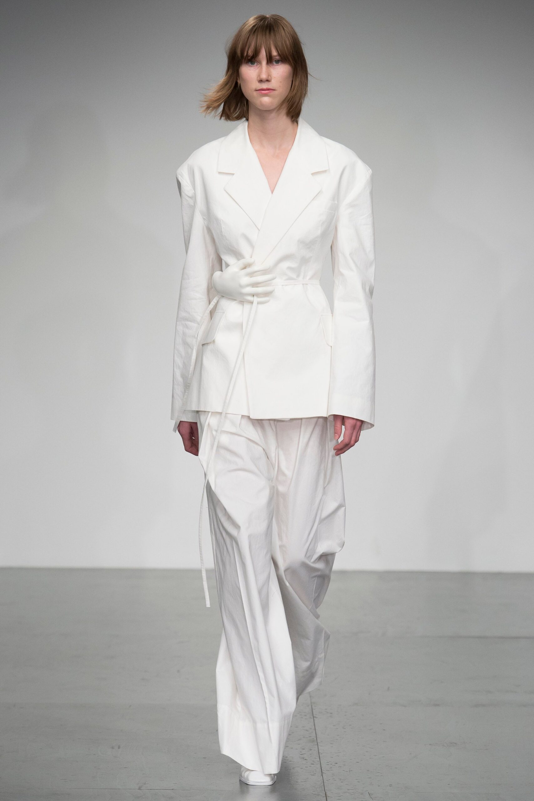 A.W.A.K.E. MODE S/S 18 Look 493