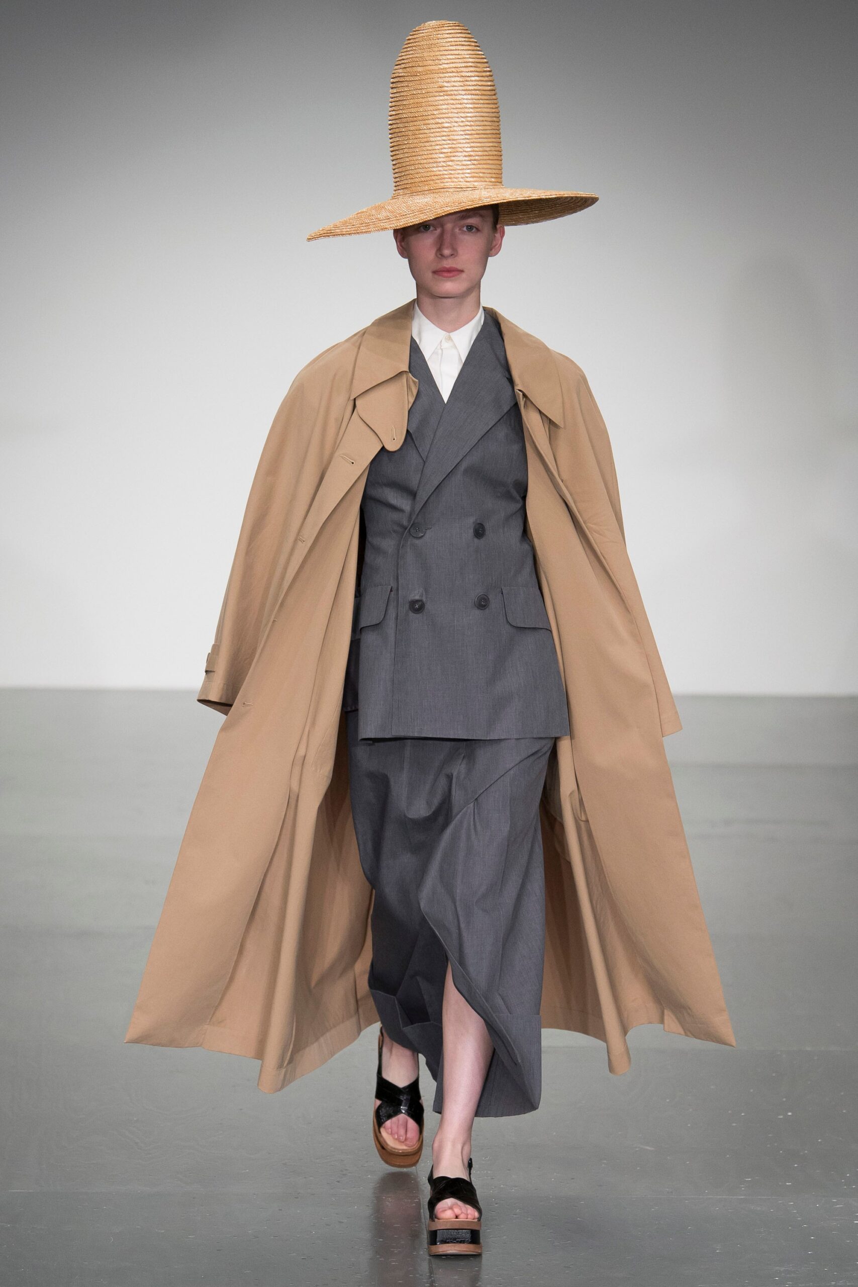 A.W.A.K.E. MODE S/S 18 Look 518