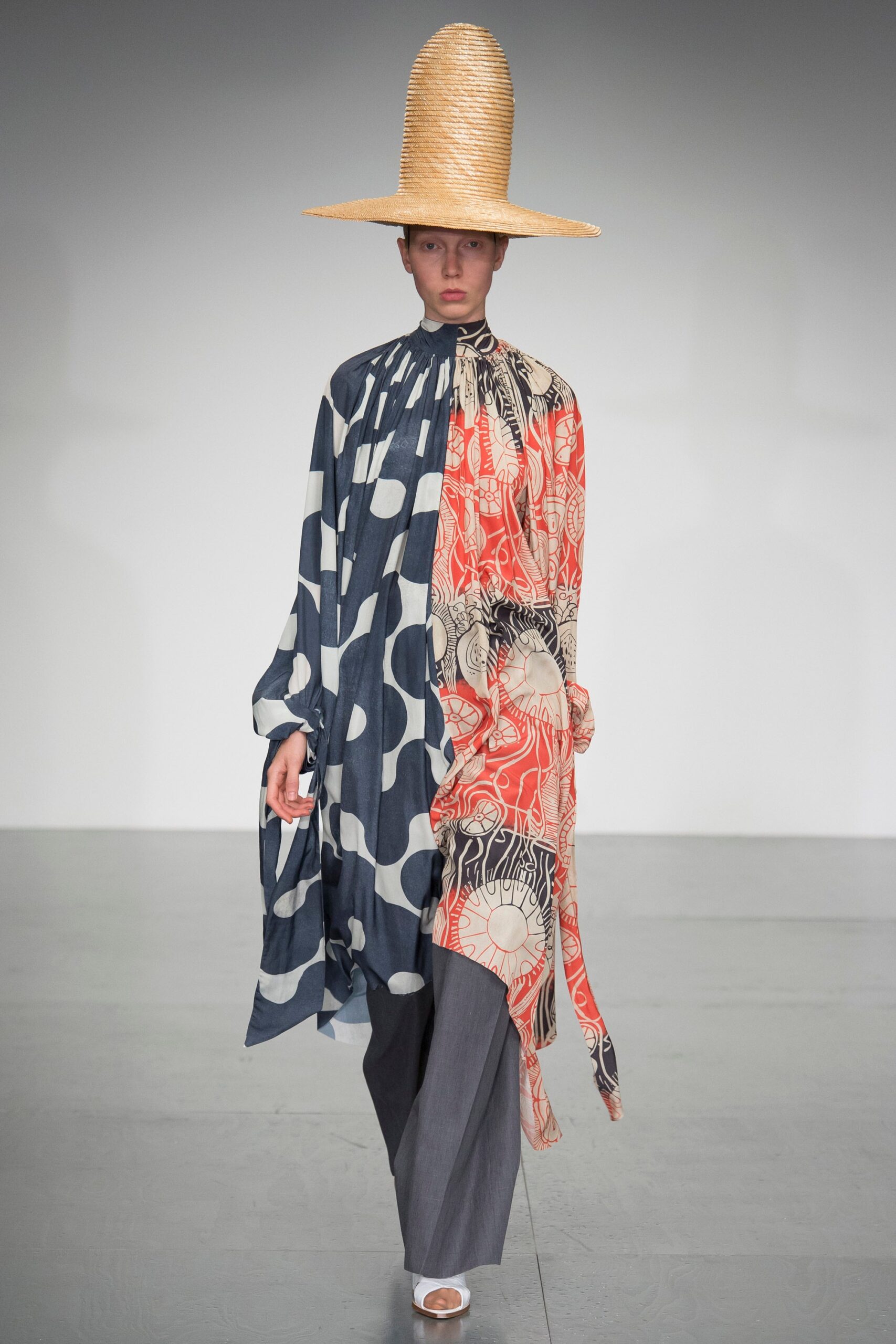 A.W.A.K.E. MODE S/S 18 Look 536