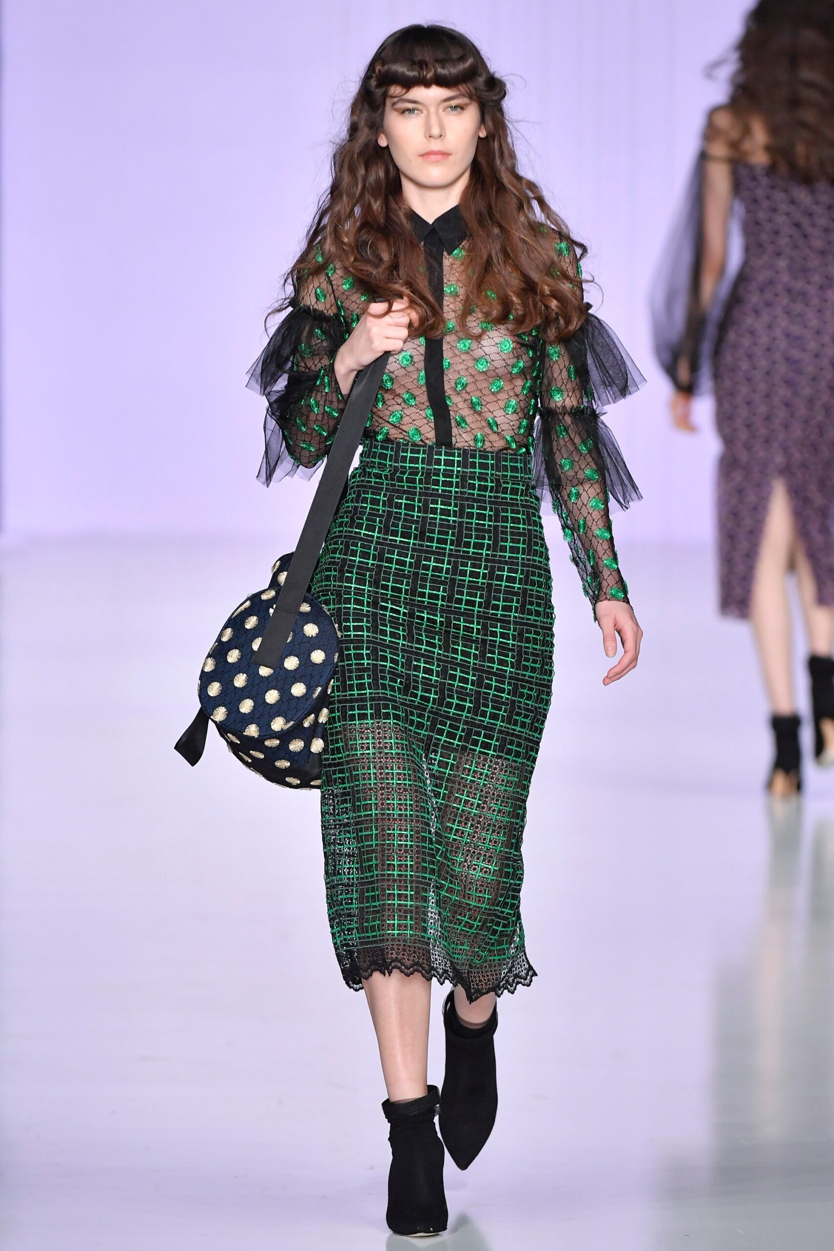 Yasya Minochkina Russia F/W 17 Look 15