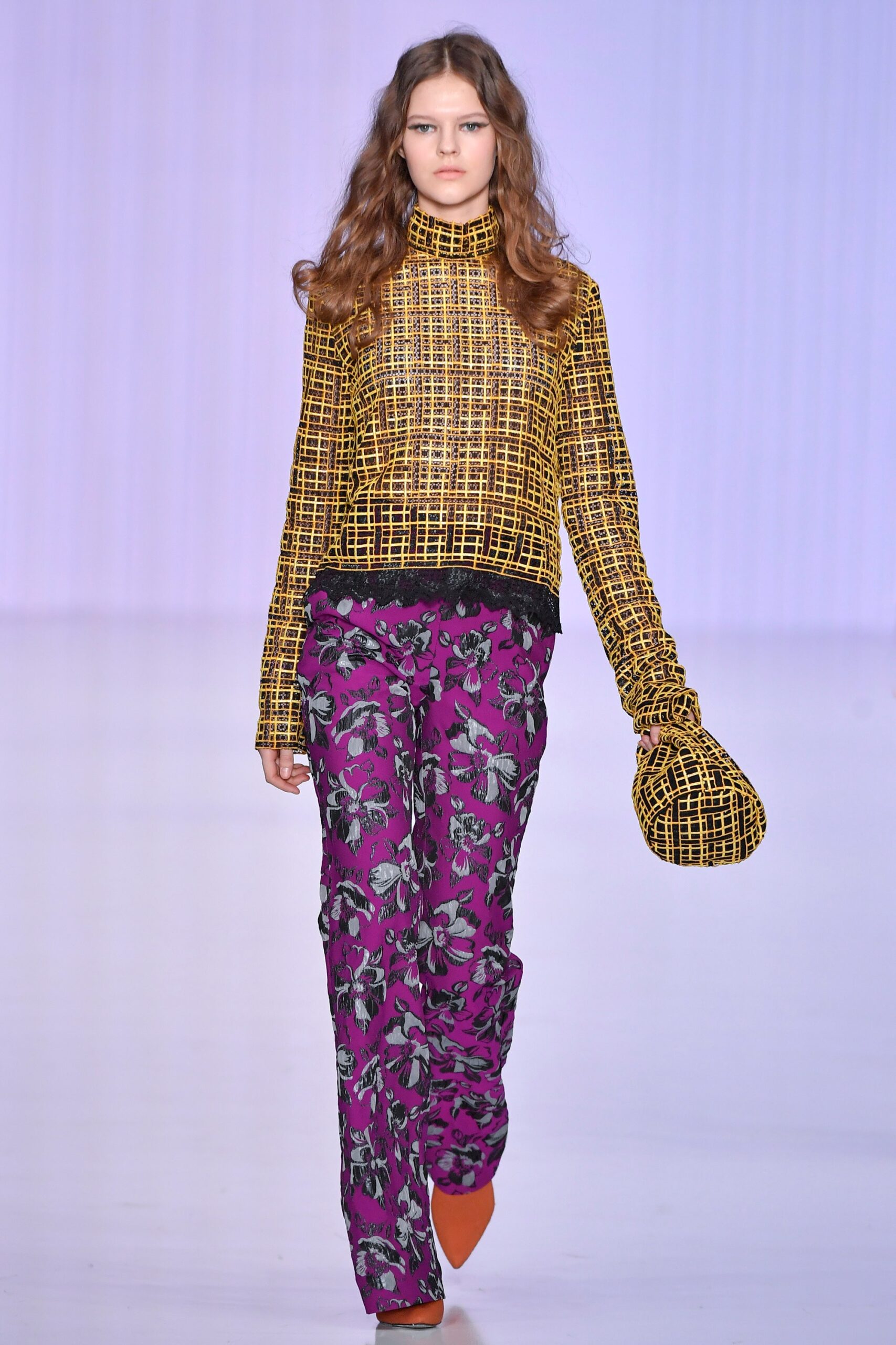 Yasya Minochkina Russia F/W 17 Look 19
