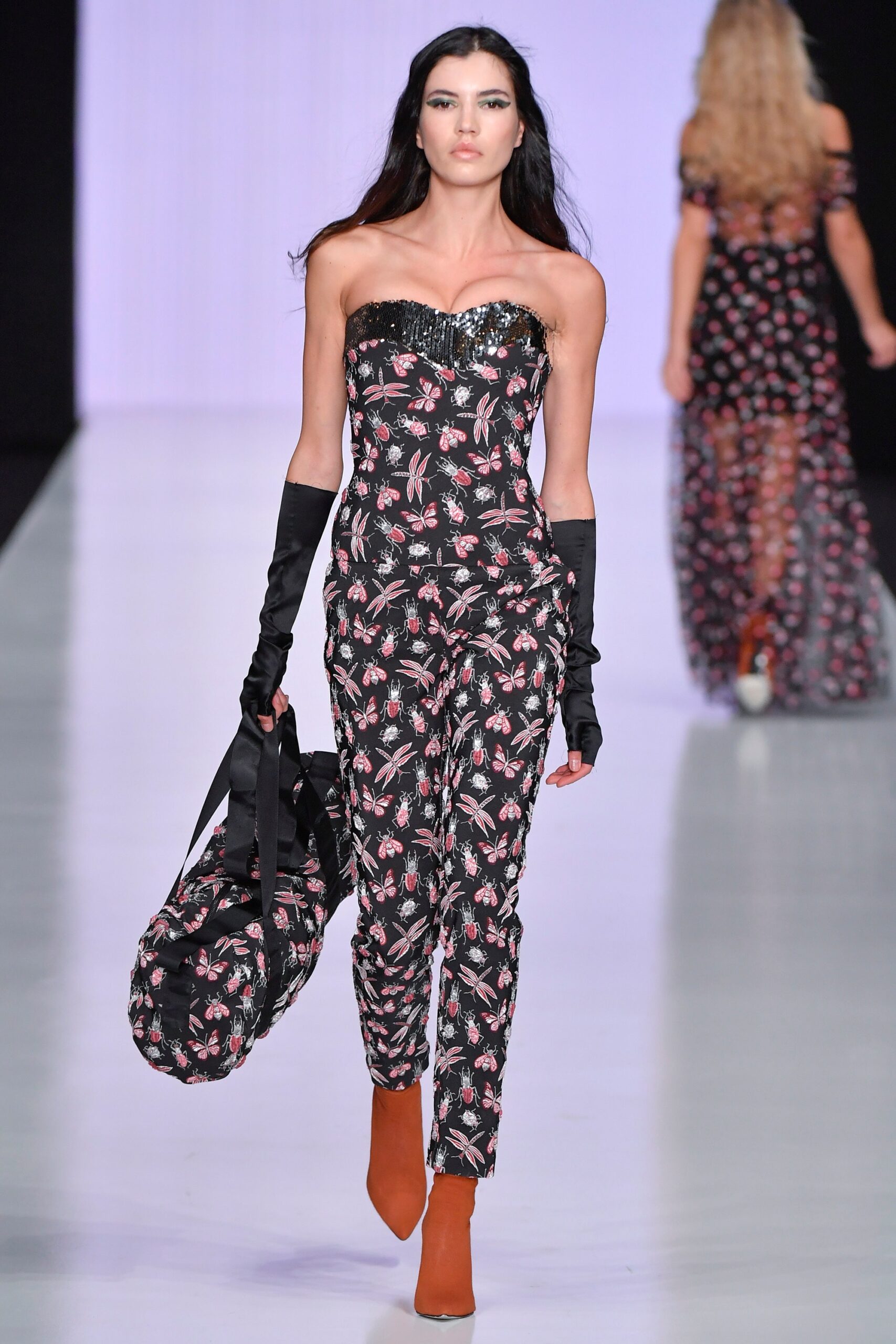 Yasya Minochkina Russia F/W 17 Look 25