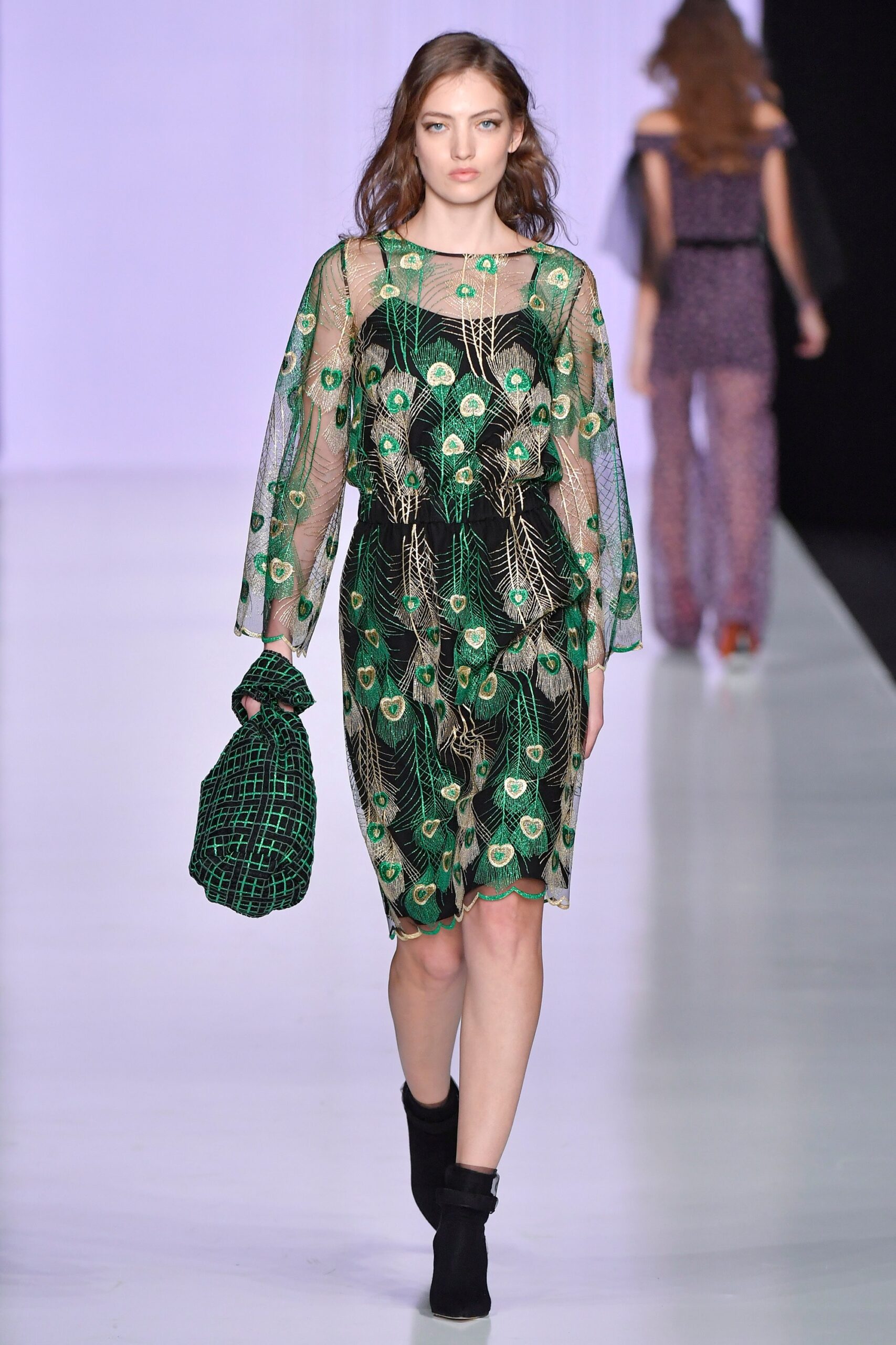 Yasya Minochkina Russia F/W 17 Look 28
