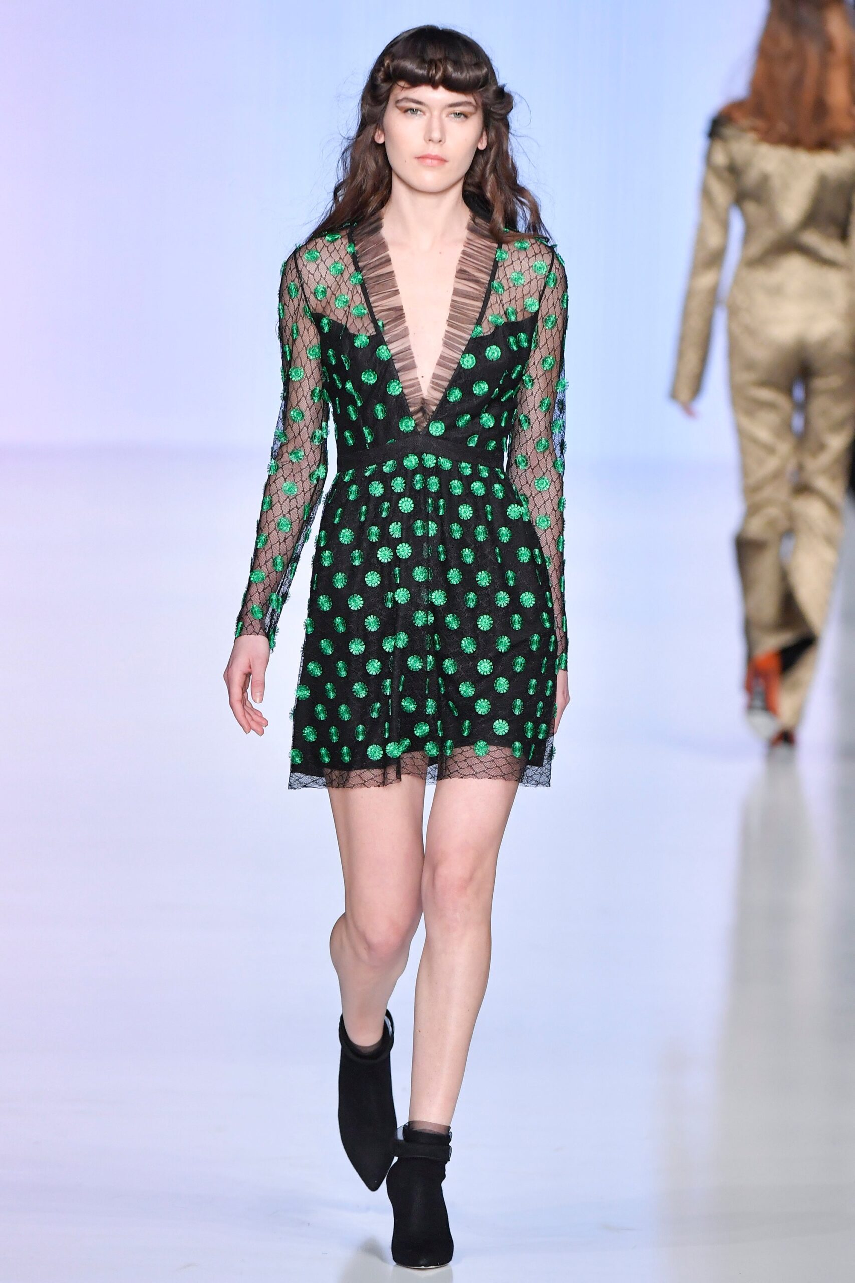 Yasya Minochkina Russia F/W 17 Look 39