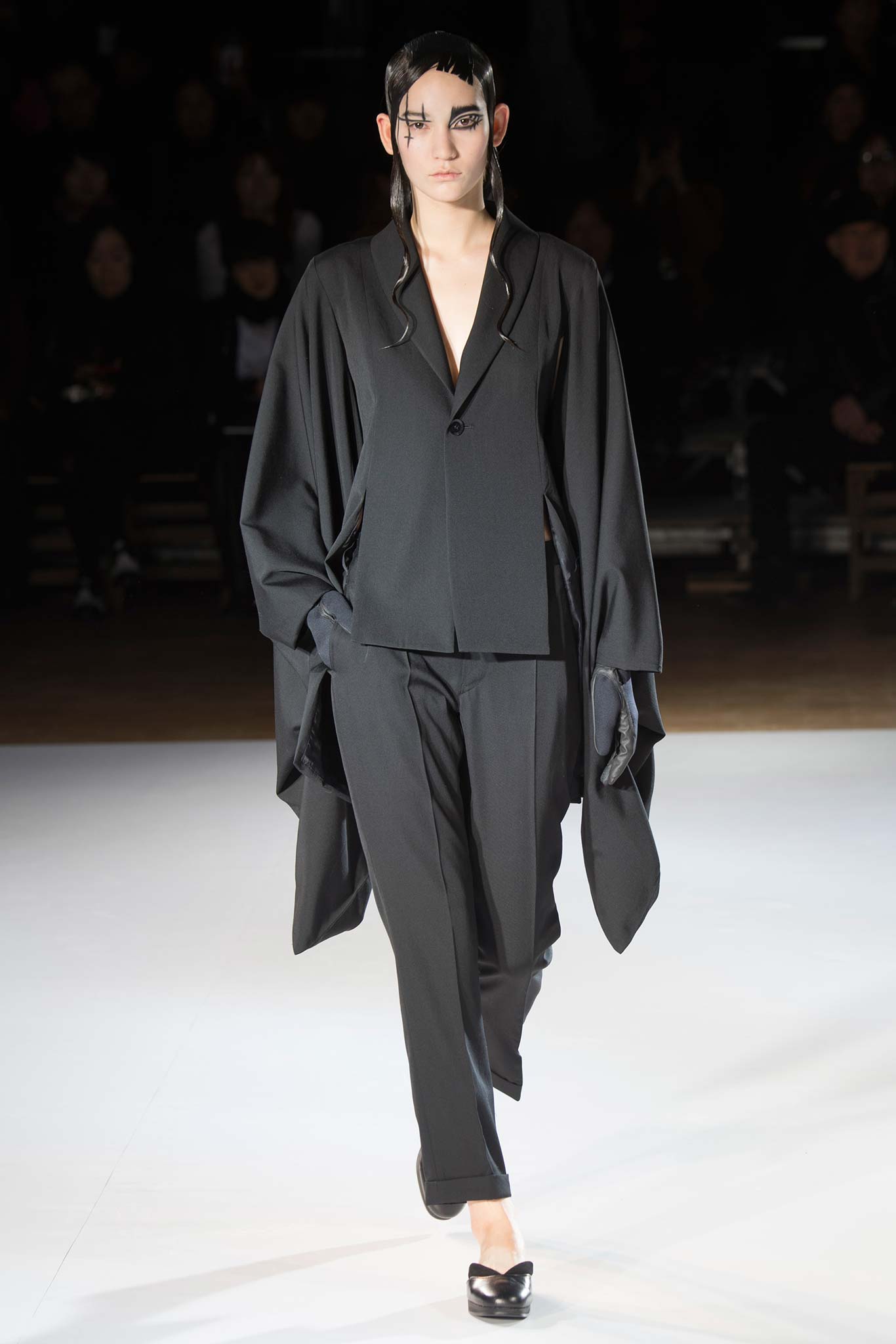 Yohji Yamamoto F/W 15 Look 10