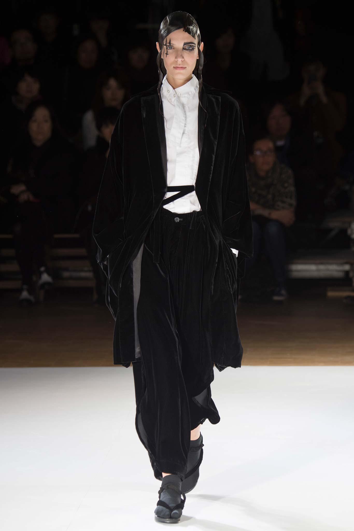 Yohji Yamamoto F/W 15 Look 15