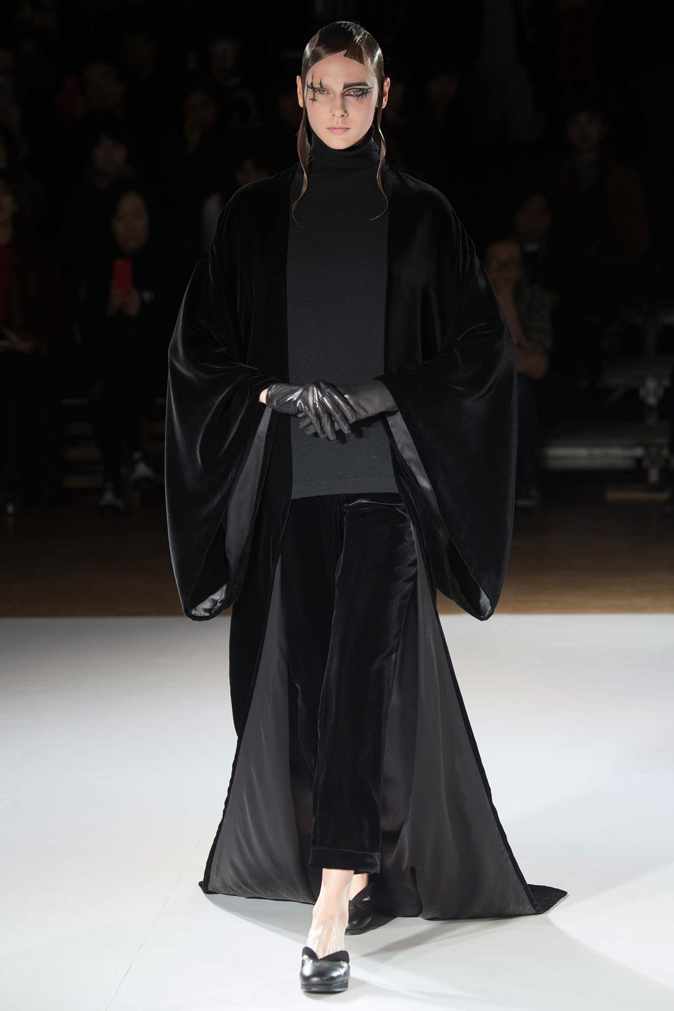 Yohji Yamamoto F/W 15 Look 17