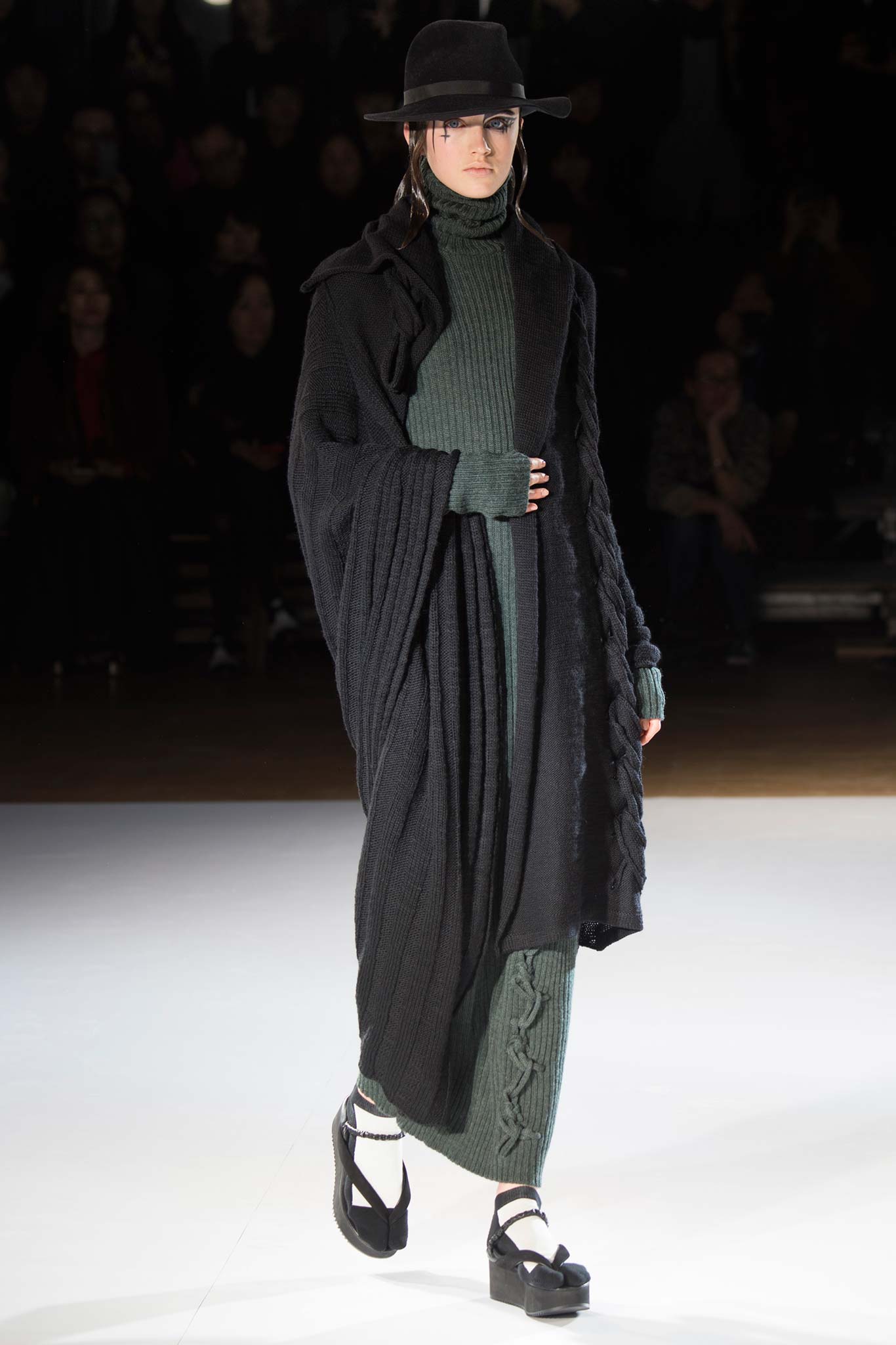 Yohji Yamamoto F/W 15 Look 23