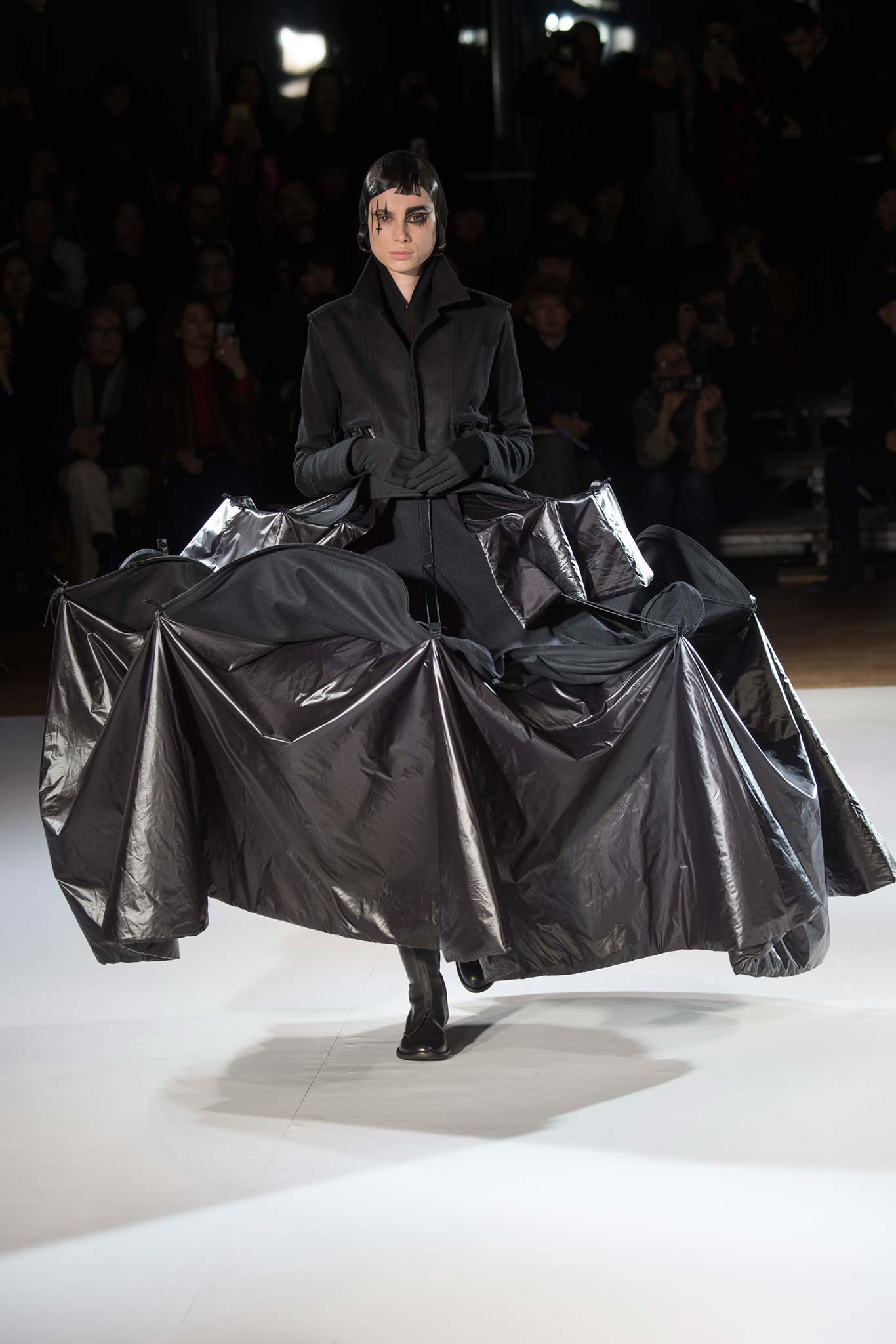 Yohji Yamamoto F/W 15 Look 33