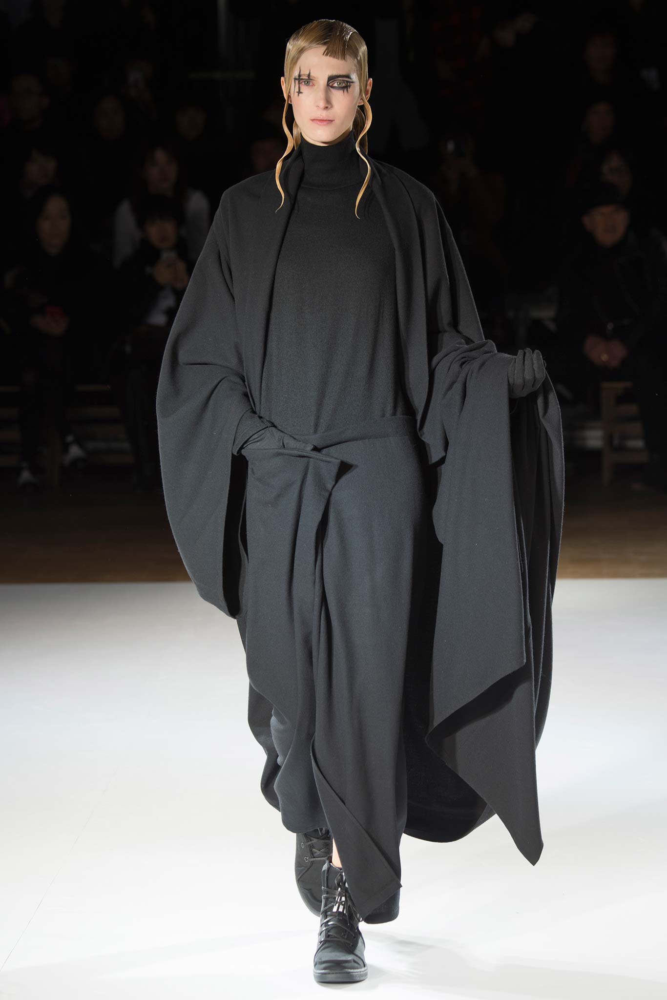 Yohji Yamamoto F/W 15 Look 38