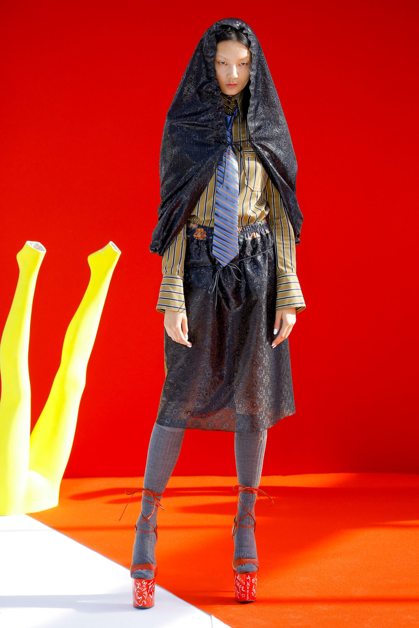 Andreas Kronthaler for Vivienne Westwood F/W 18 Look 396