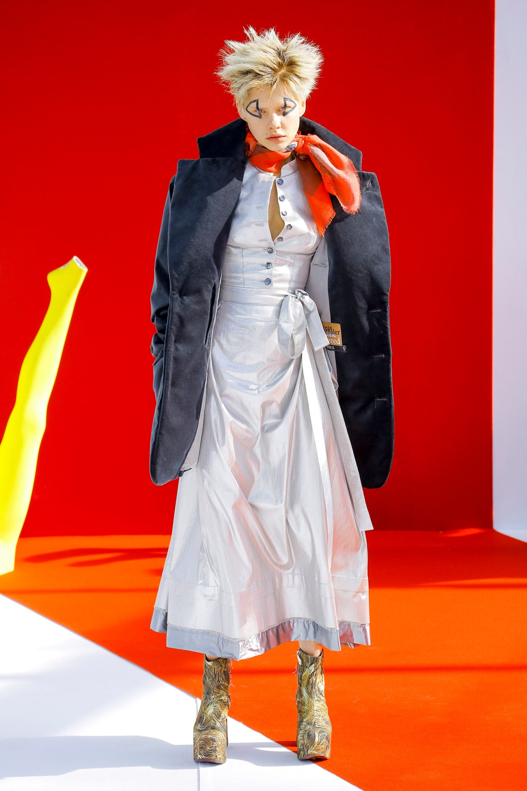 Andreas Kronthaler for Vivienne Westwood F/W 18 Look 516