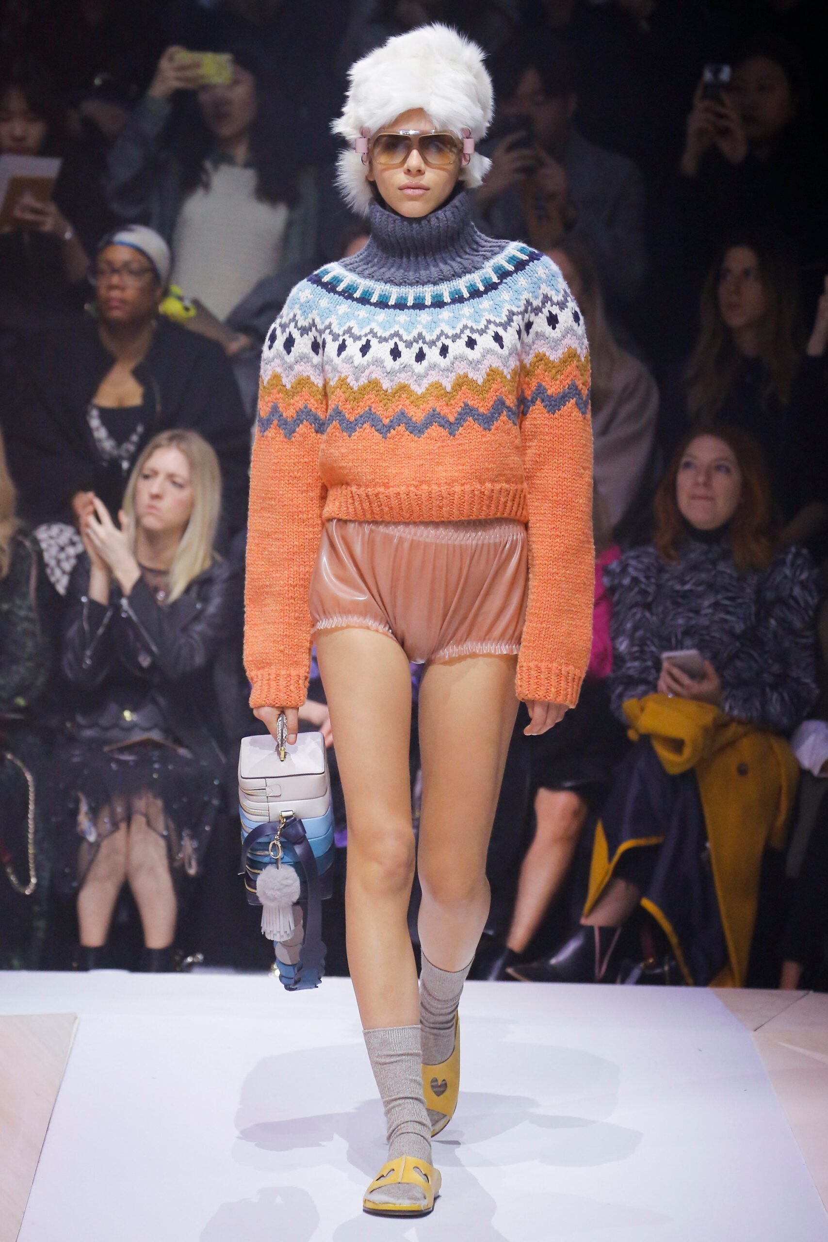 Anya Hindmarch F/W 17 Look 88