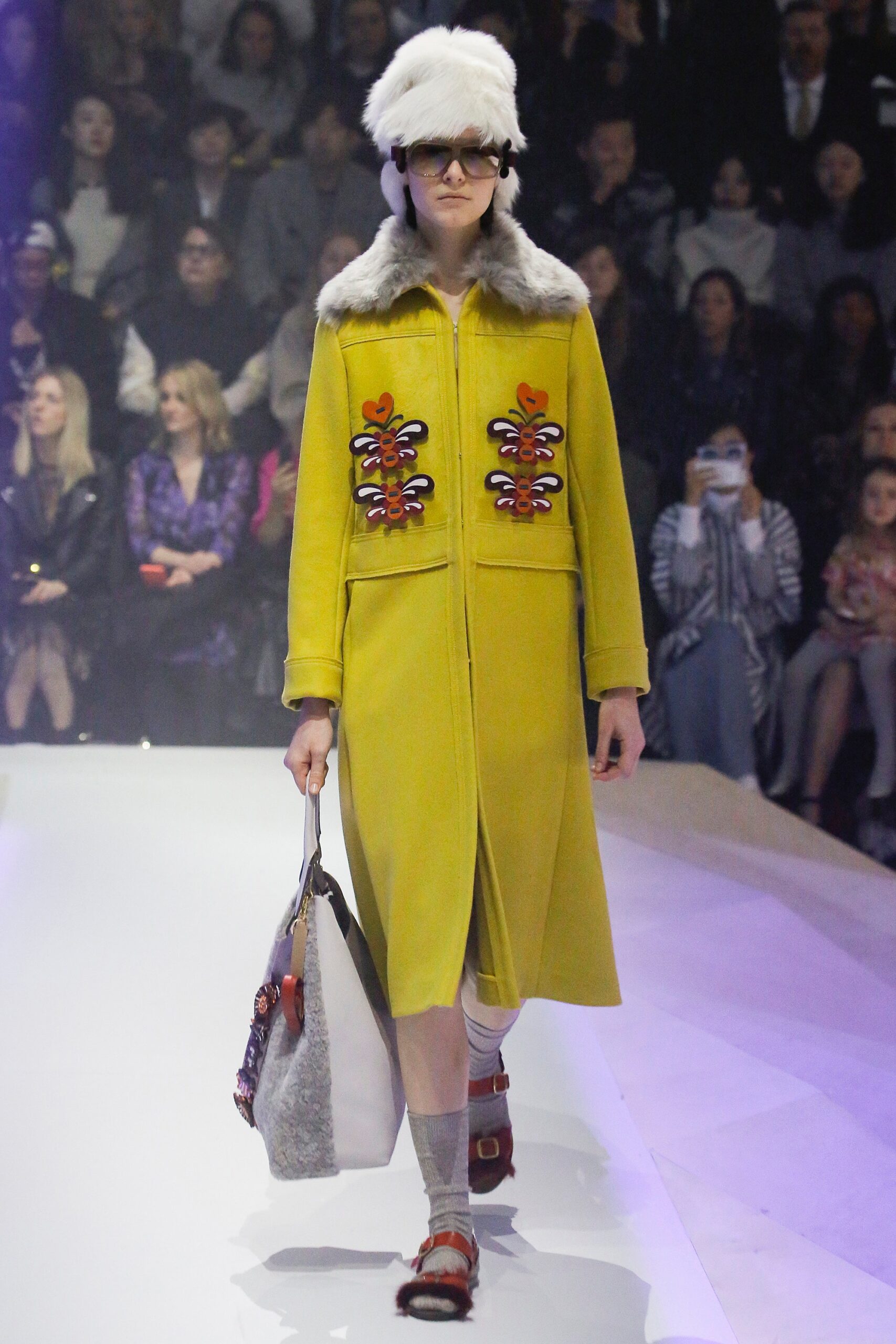 Anya Hindmarch F/W 17 Look 396