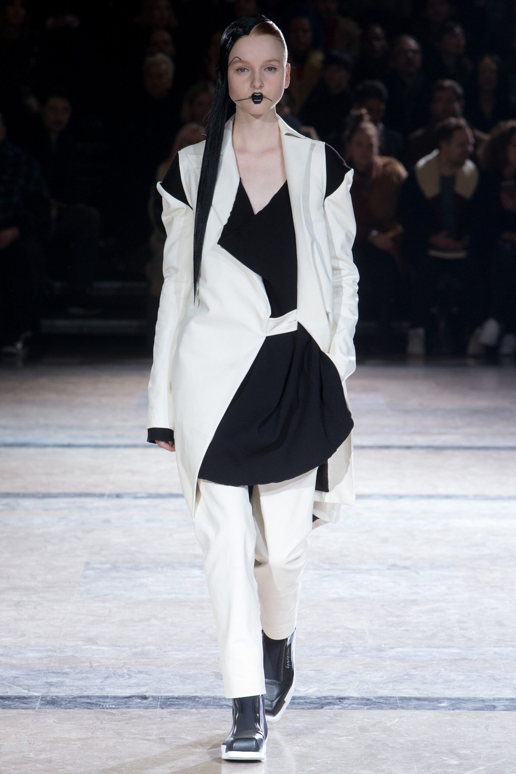 Yohji Yamamoto F/W 16 Look 11