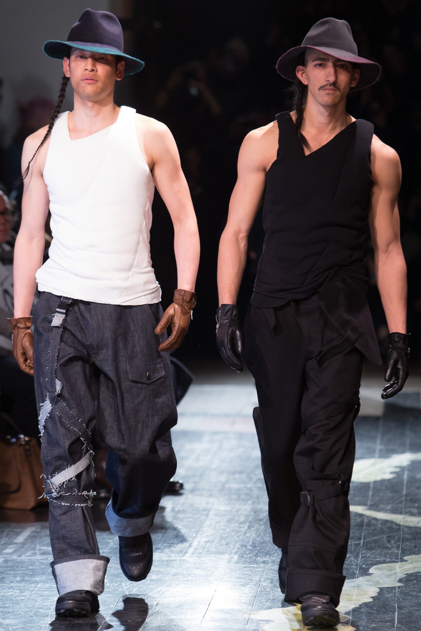 Yohji Yamamoto F/W 16 Menswear Look 1