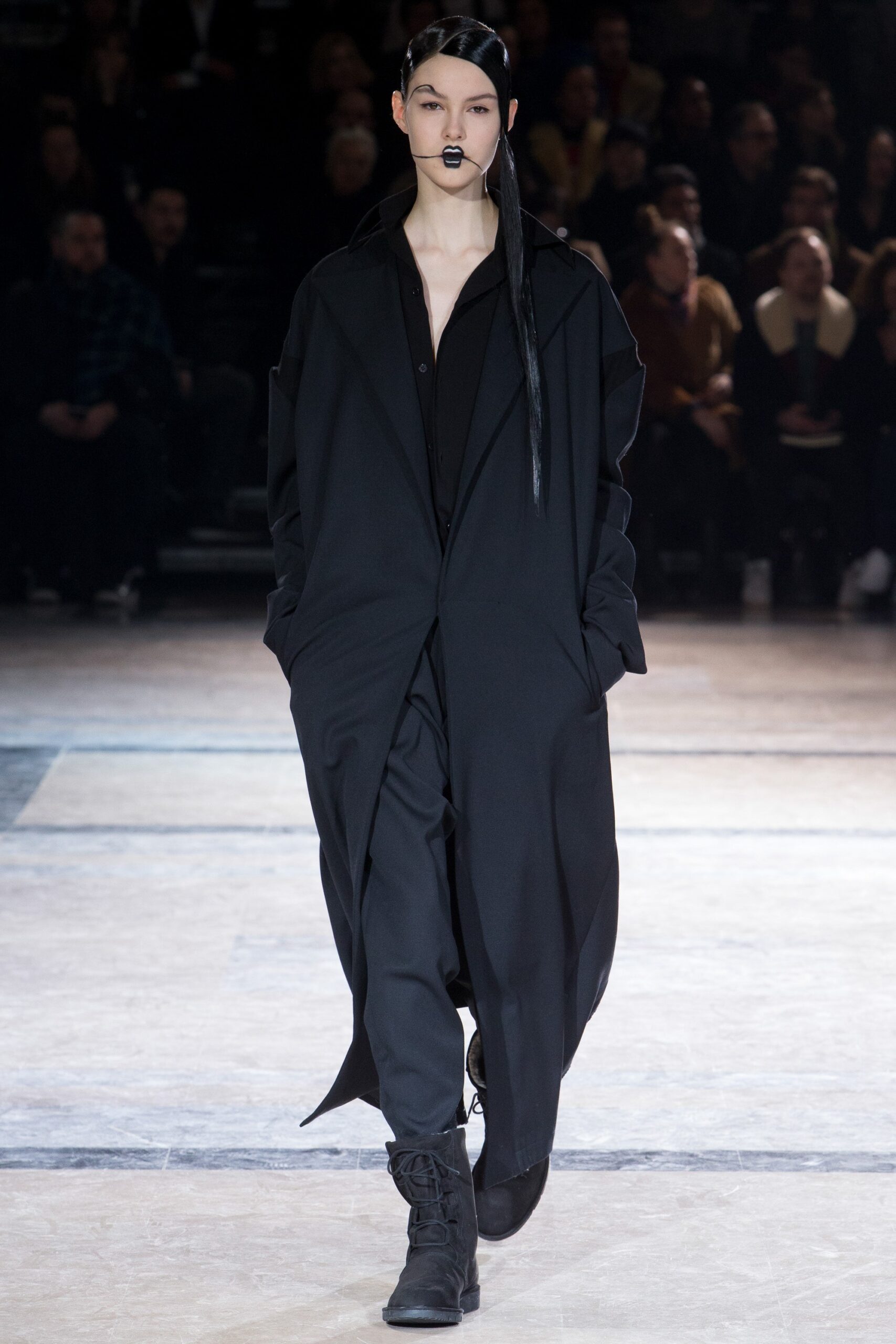 Yohji Yamamoto F/W 16 Look 18