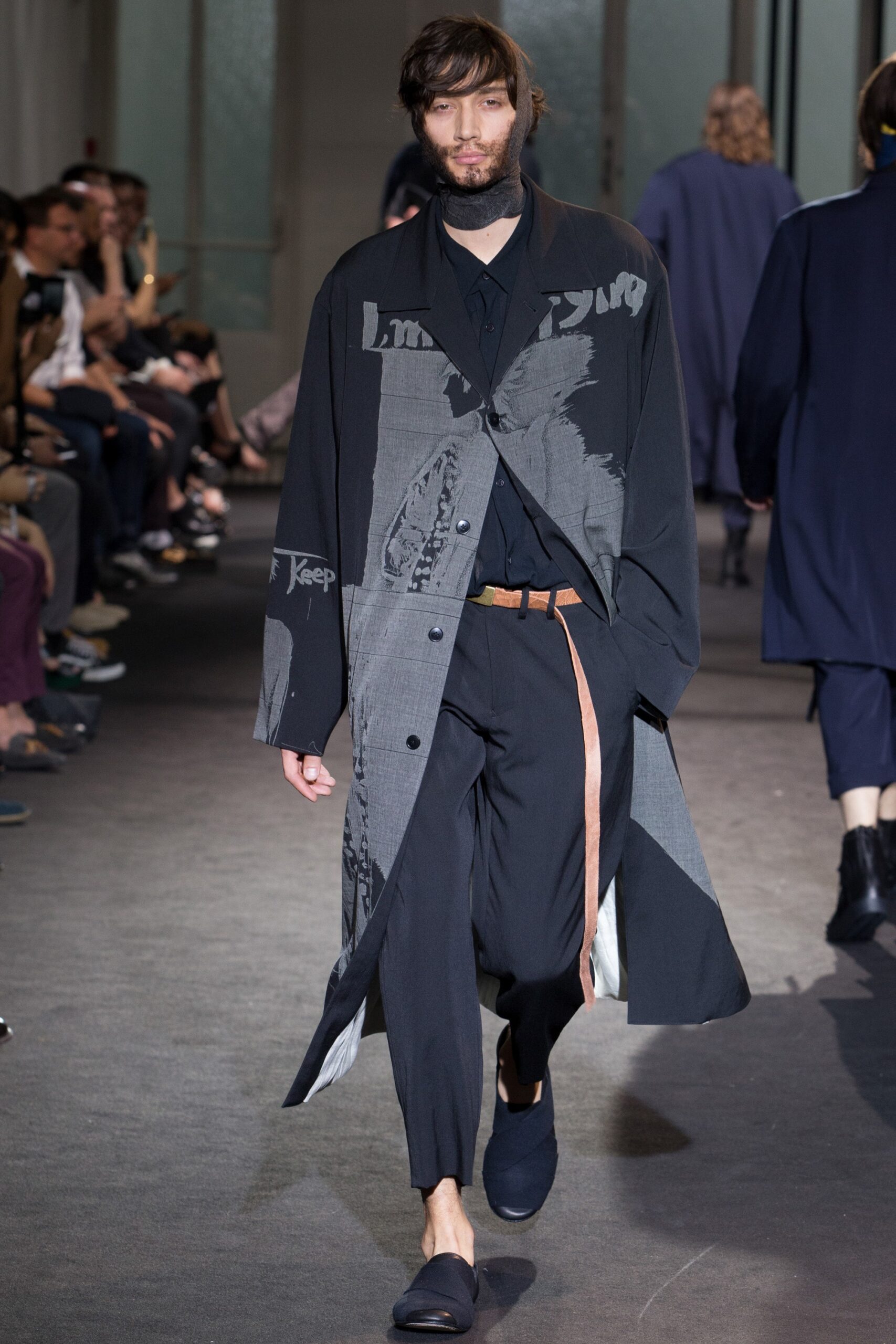 Yohji Yamamoto S/S 17 Menswear Look 1