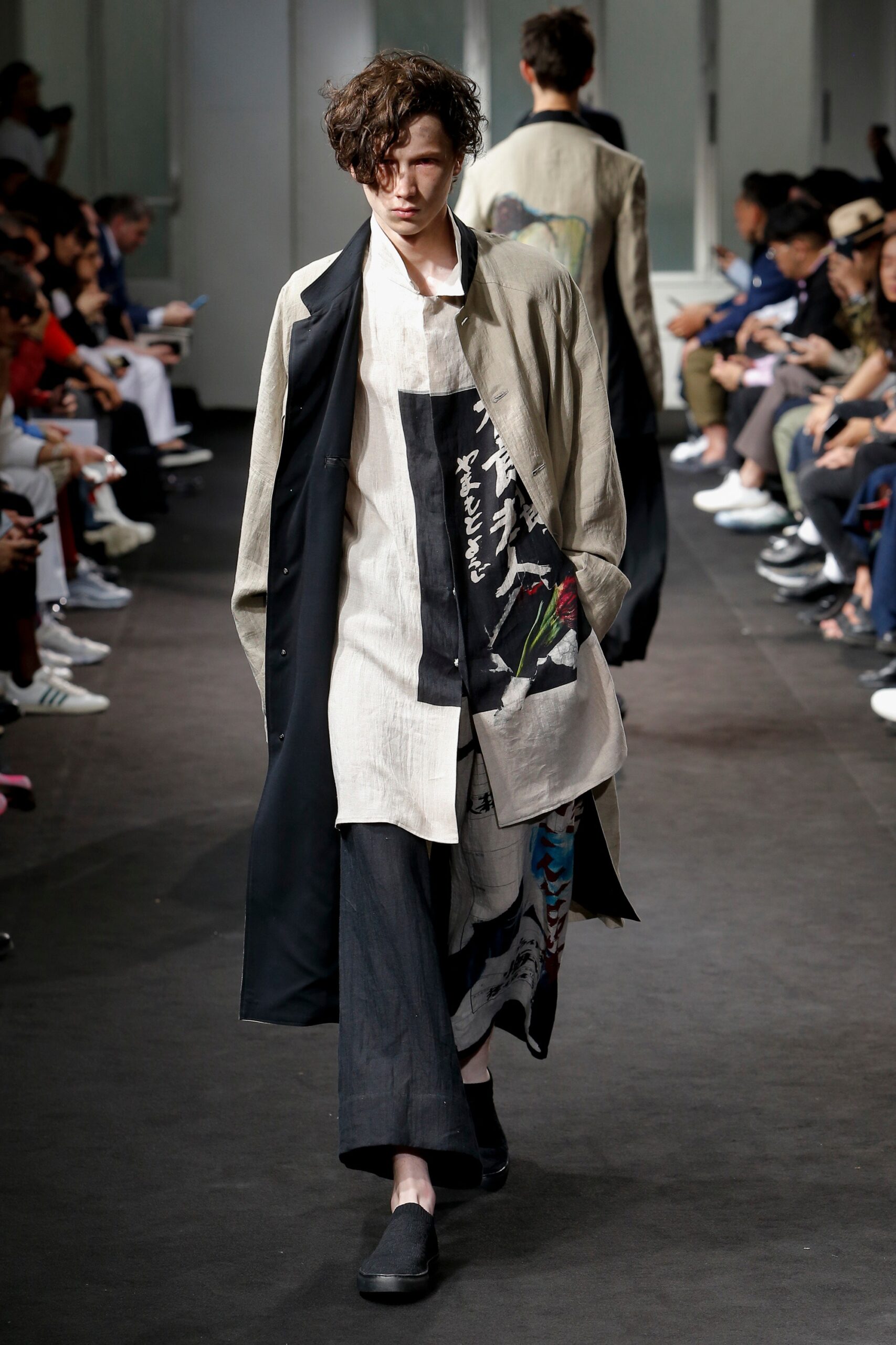 Yohji Yamamoto S/S 19 Menswear Look 1