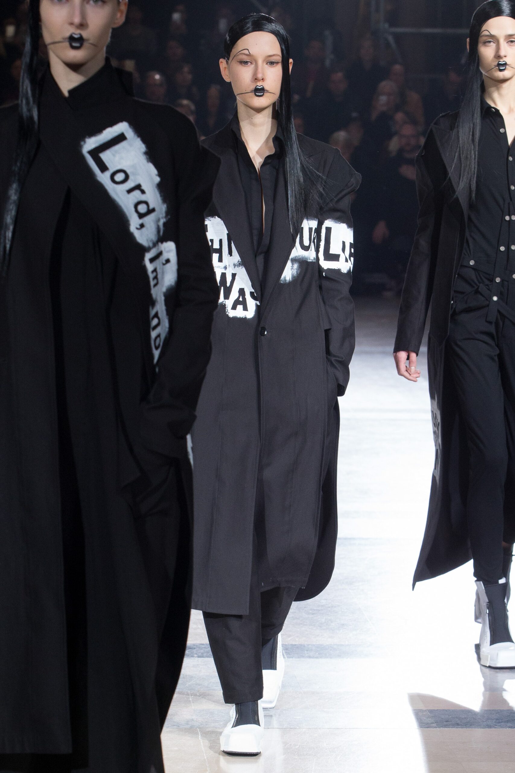 Yohji Yamamoto F/W 16 Look 34