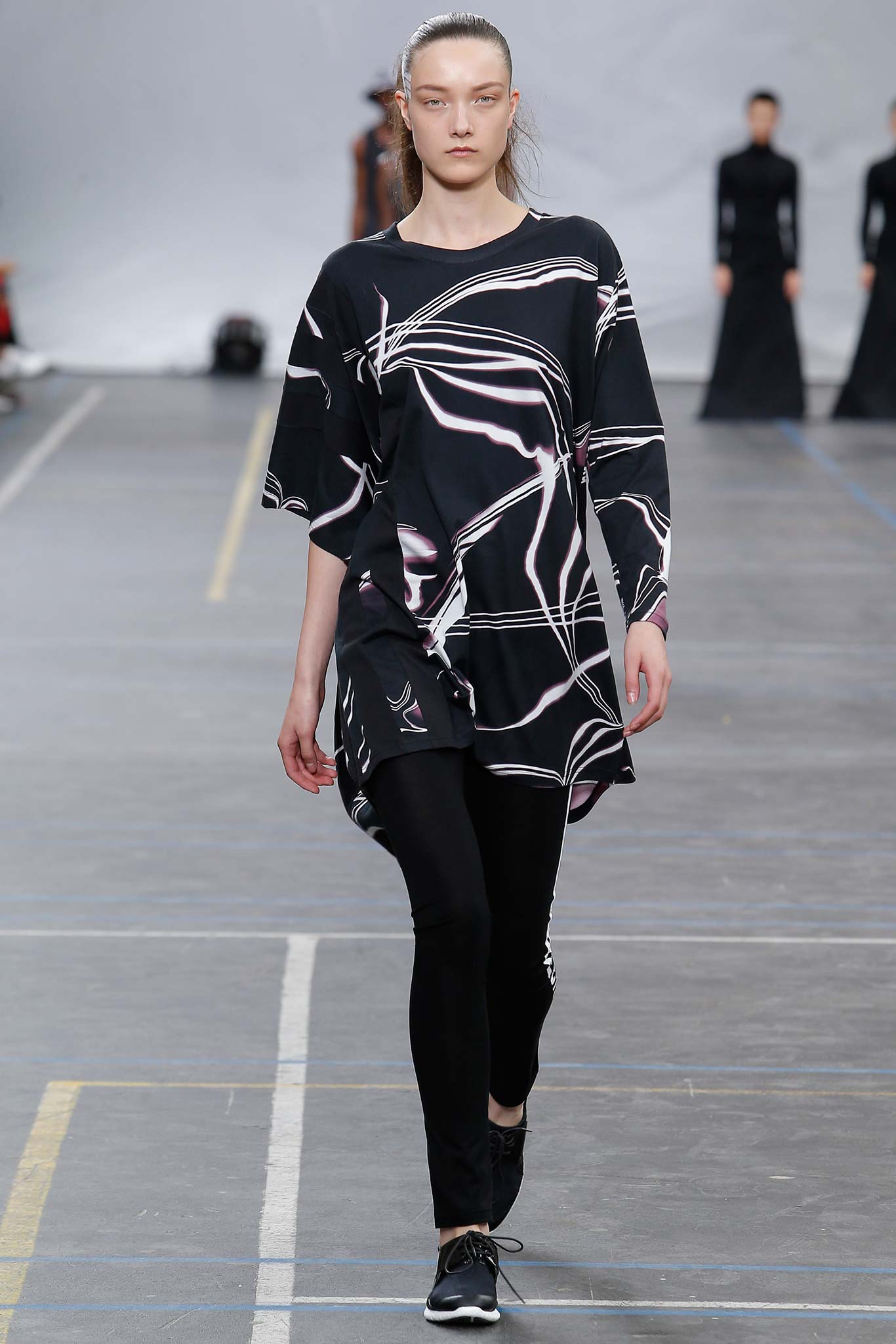 Y-3 S/S 16 Menswear Look 2