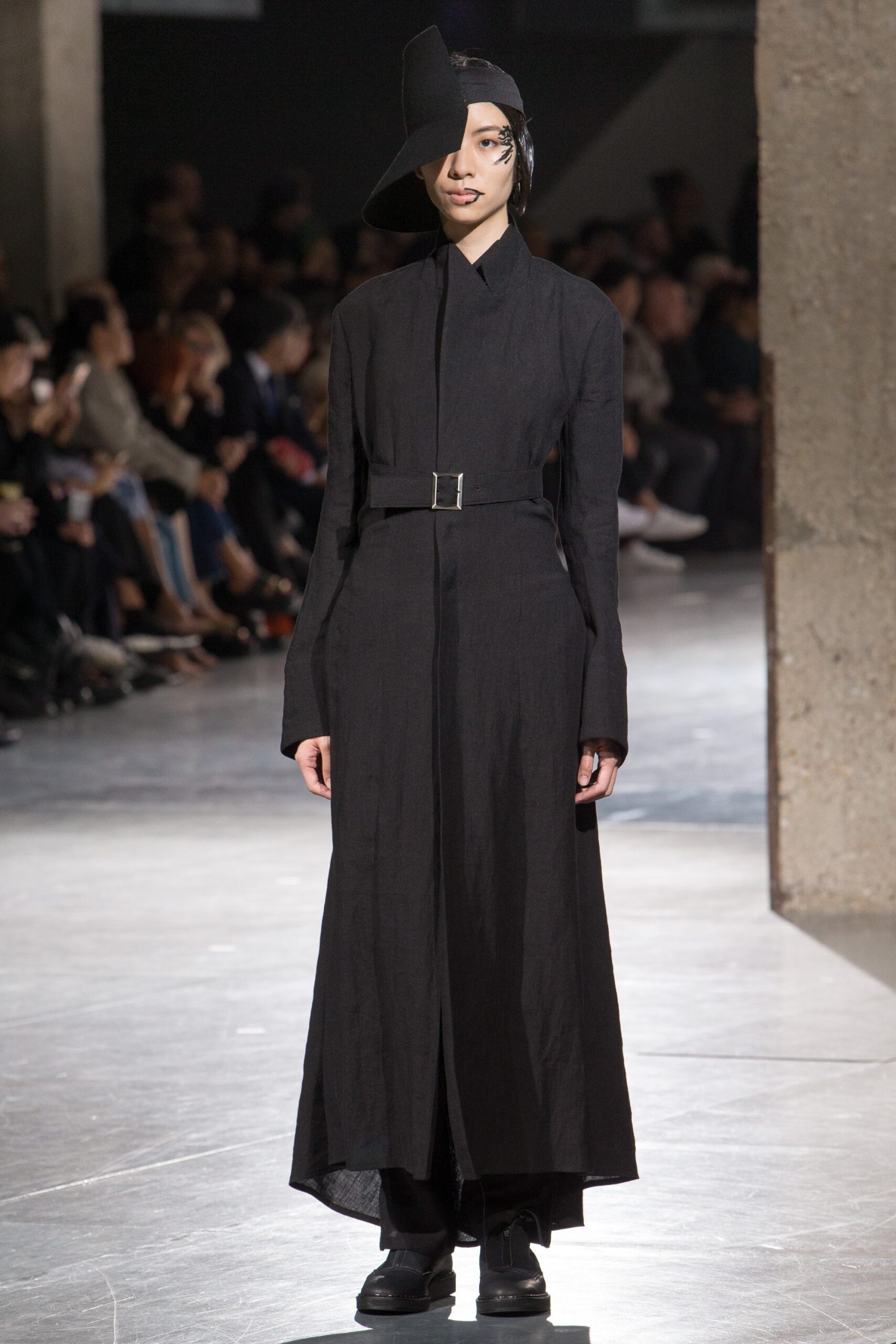 Yohji Yamamoto S/S 18 Look 1