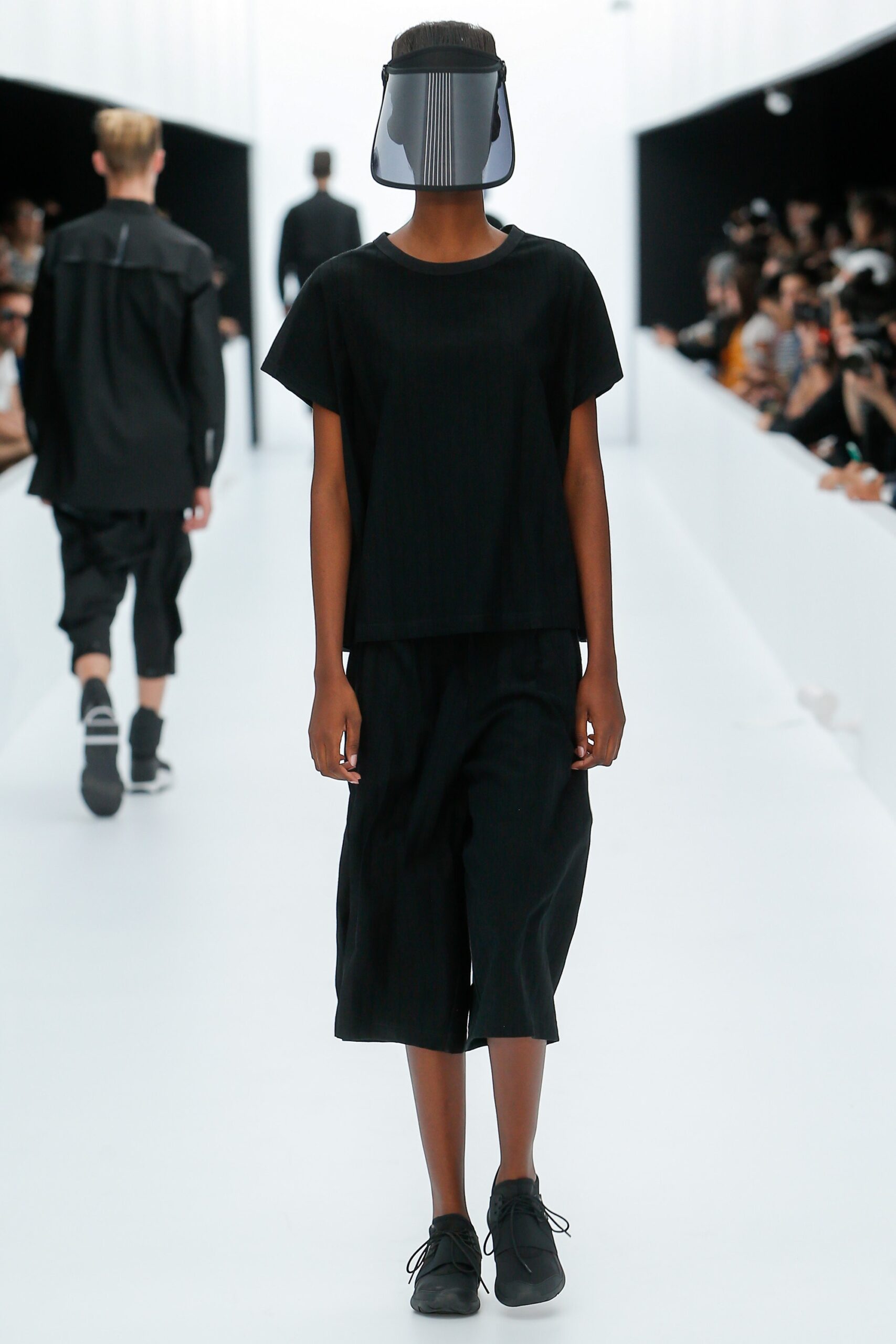 Y-3 S/S 17 Menswear Look 4