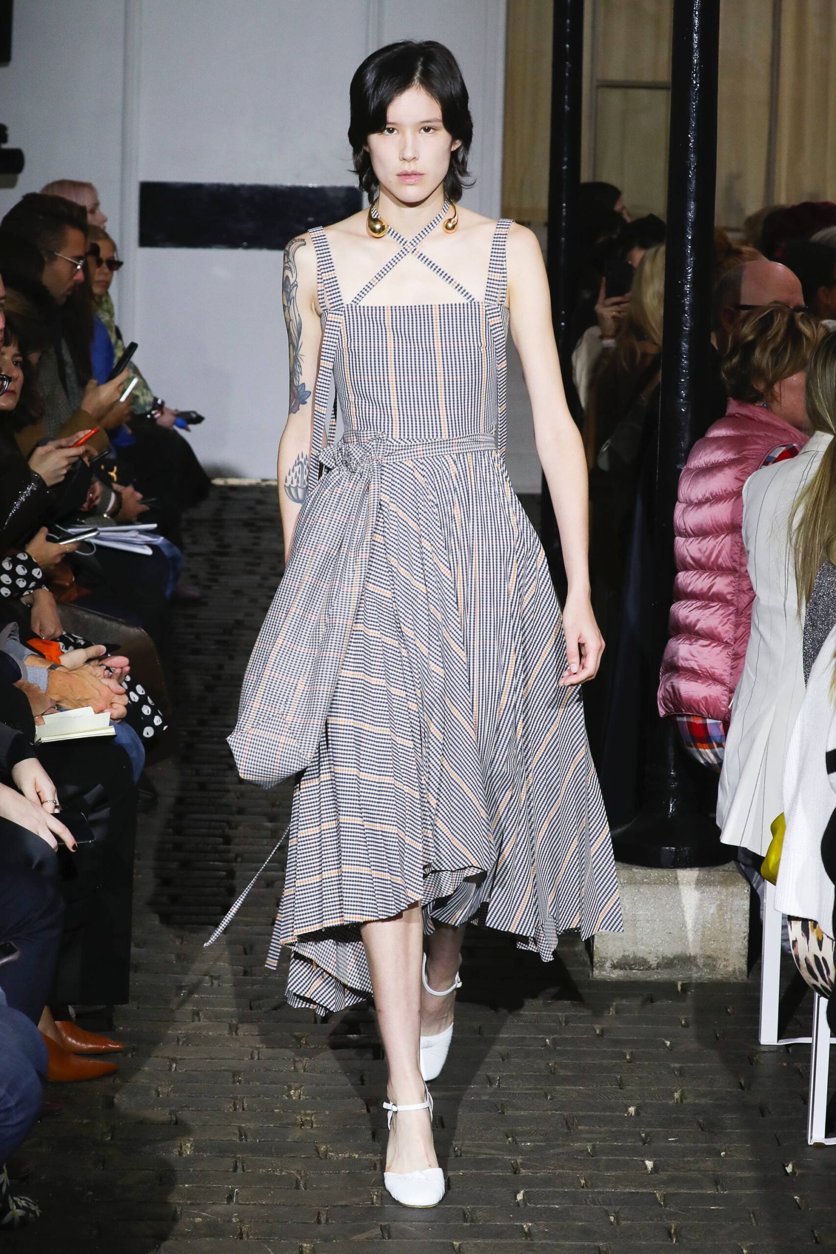 A.W.A.K.E. MODE S/S 19 Look 472