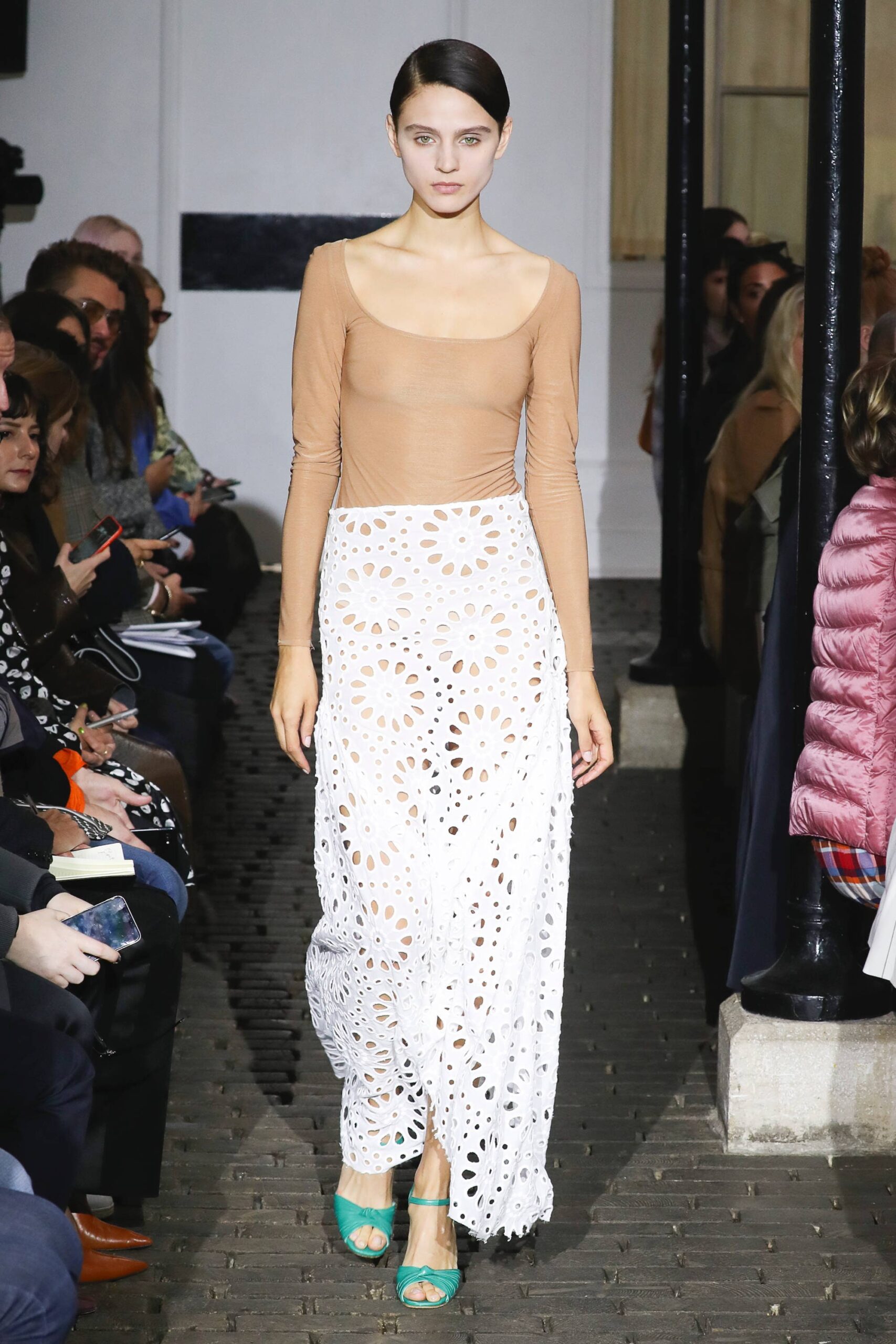 A.W.A.K.E. MODE S/S 19 Look 598