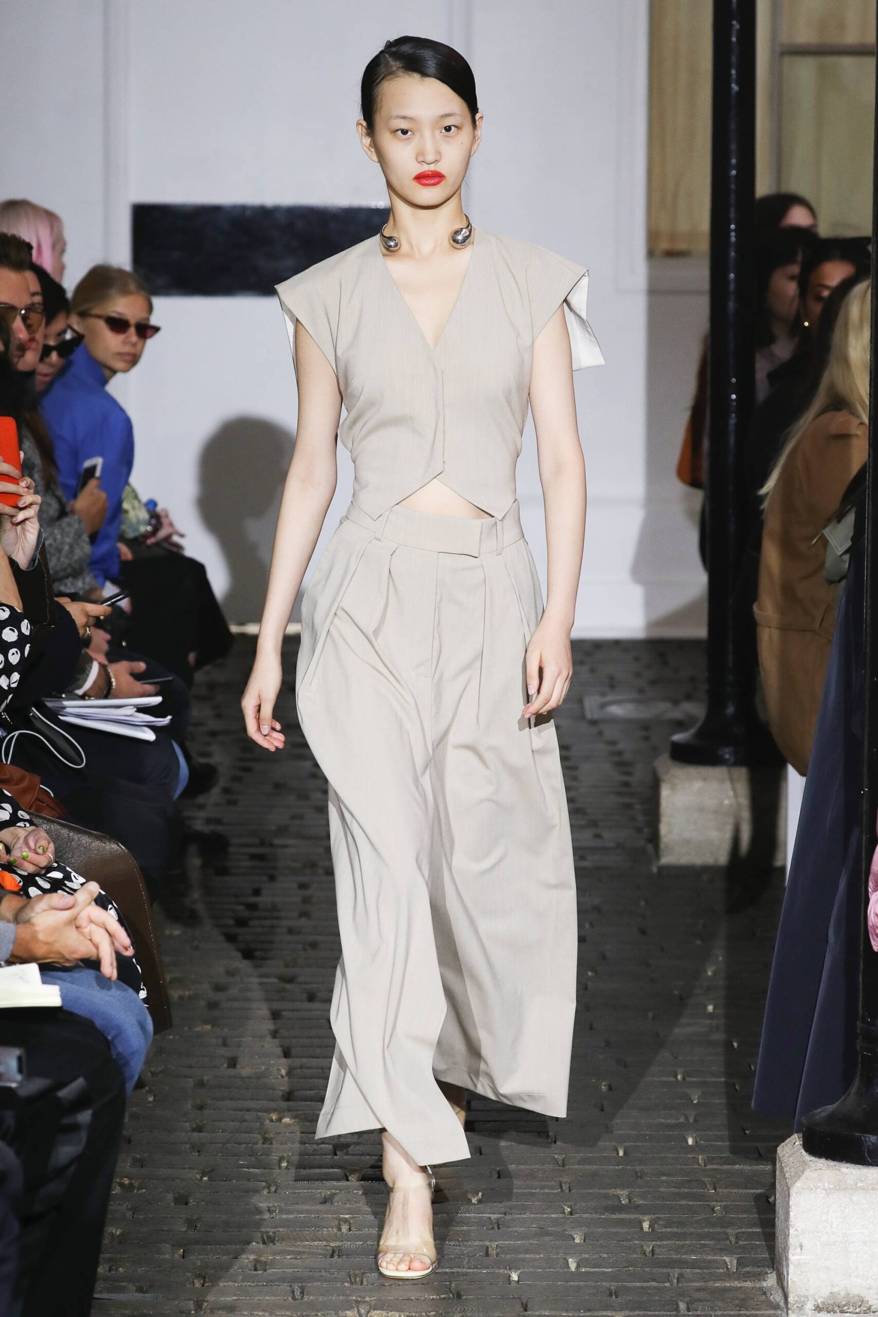 A.W.A.K.E. MODE S/S 19 Look 638