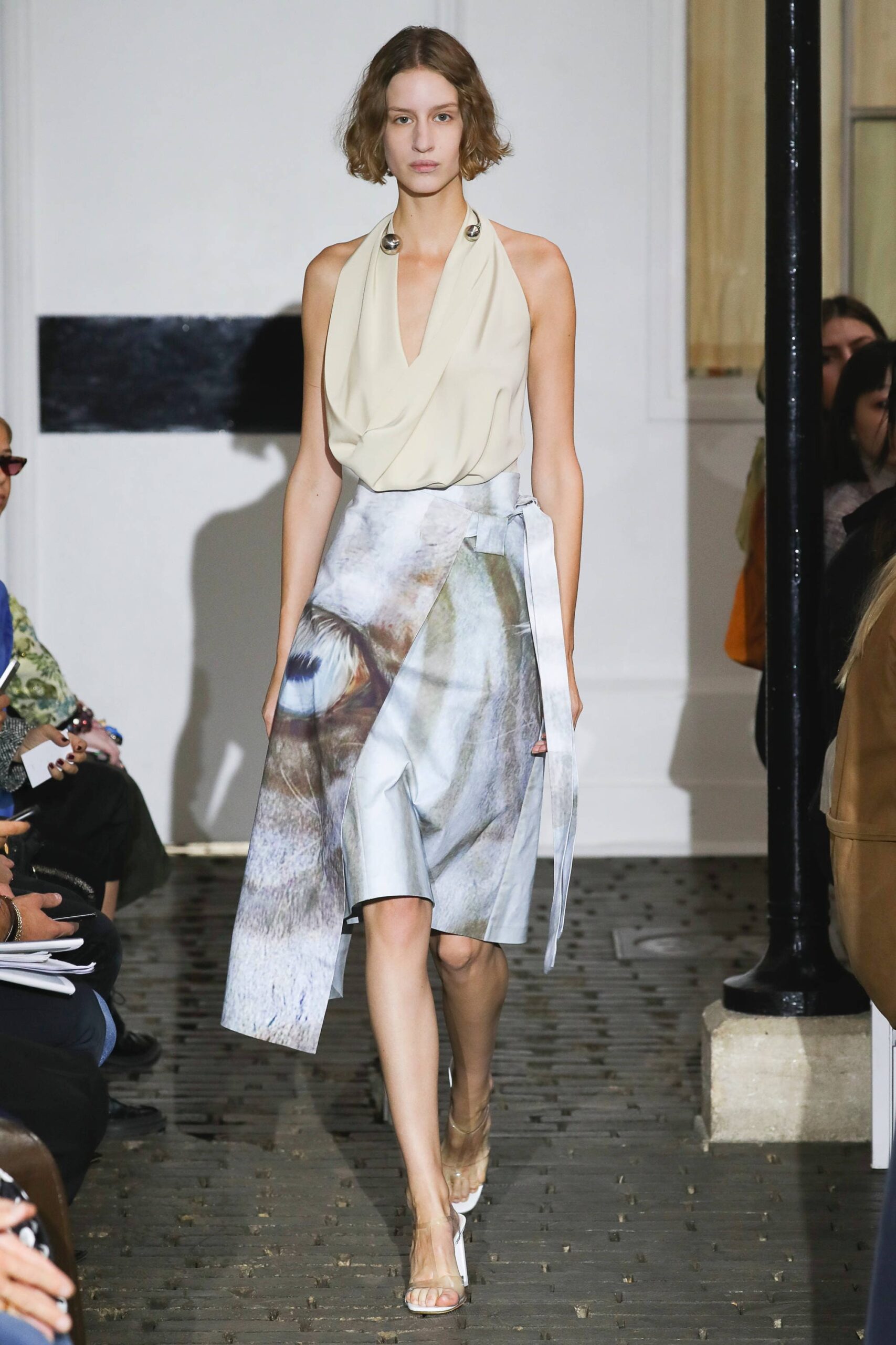 A.W.A.K.E. MODE S/S 19 Look 642