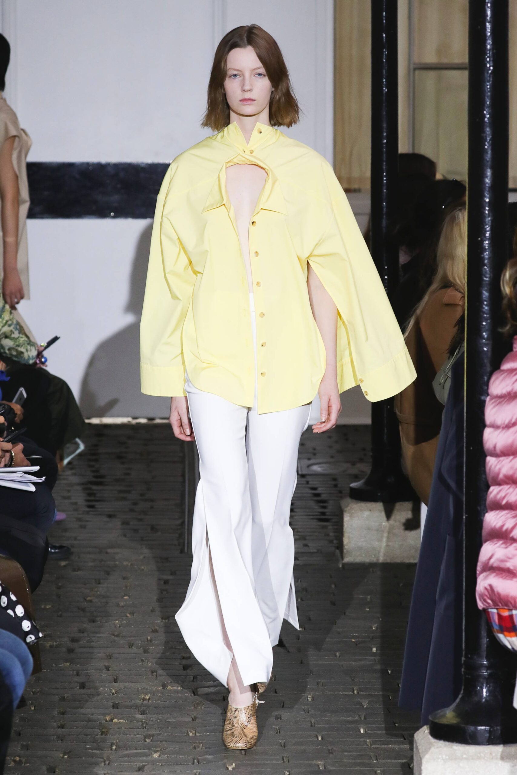 A.W.A.K.E. MODE S/S 19 Look 711