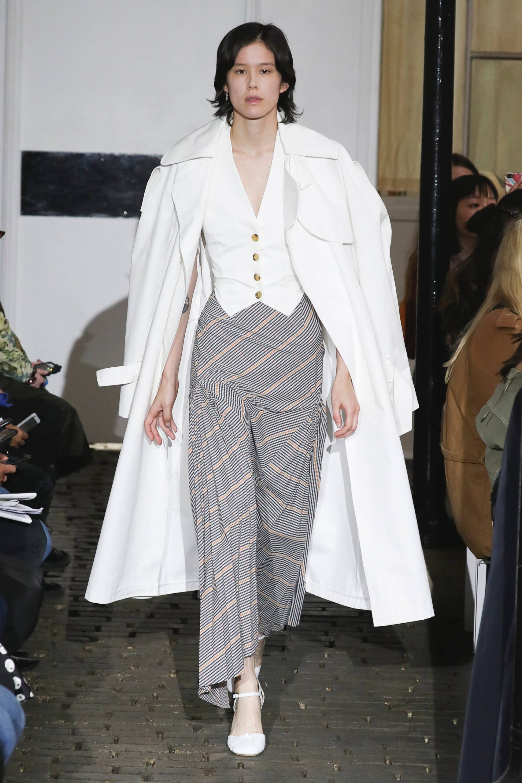 A.W.A.K.E. MODE S/S 19 Look 714