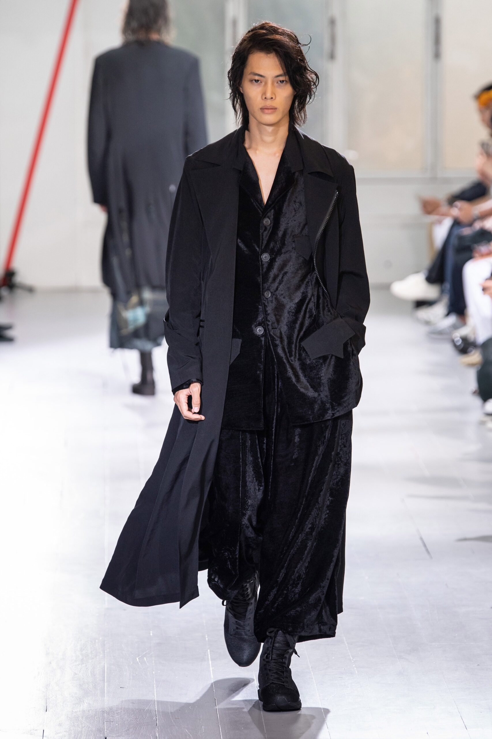 Yohji Yamamoto S/S 20 Menswear Look 1