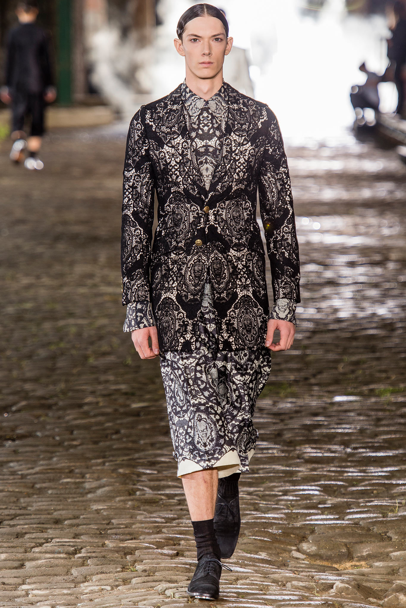 Alexander McQueen S/S 14 Menswear Look 15