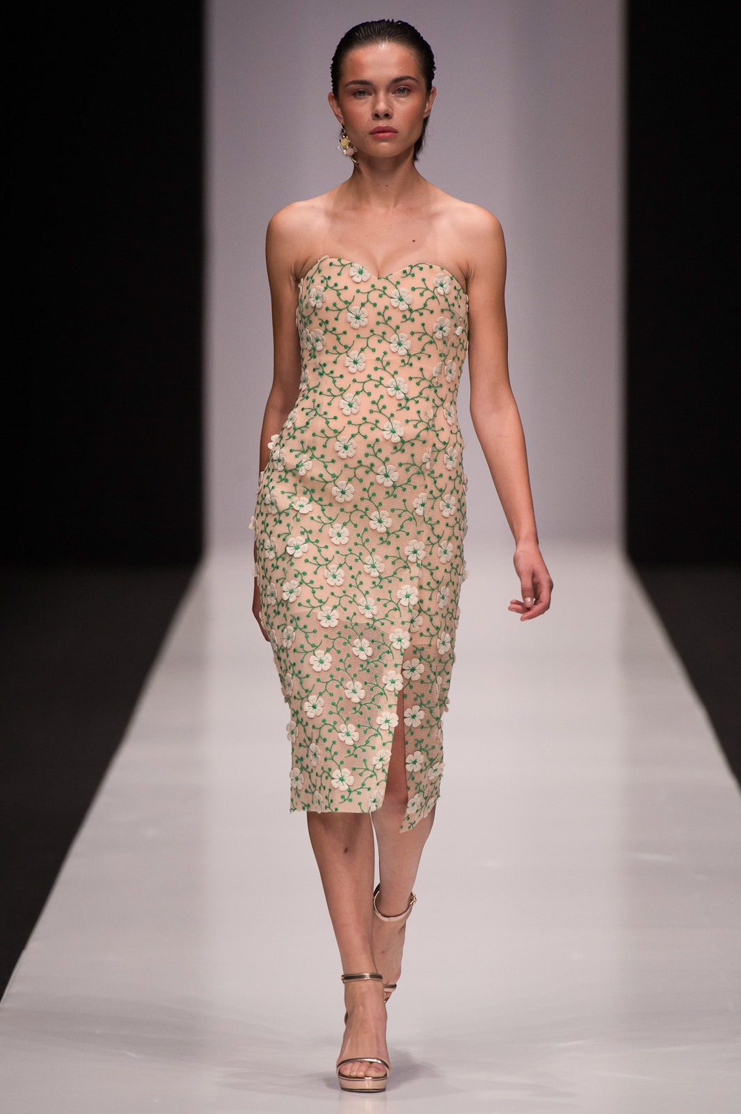 Yasya Minochkina Russia S/S 17 Look 7