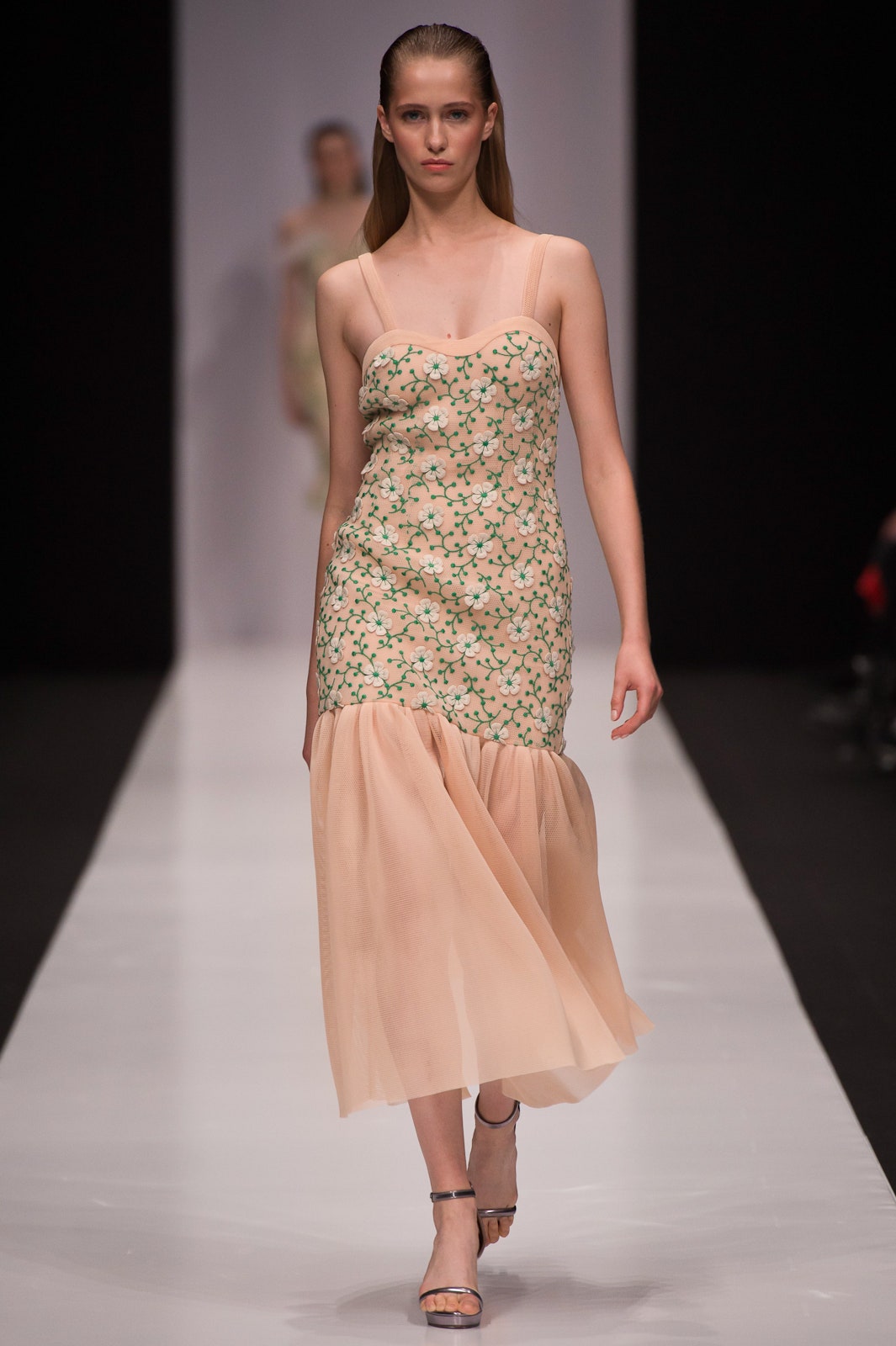 Yasya Minochkina Russia S/S 17 Look 8