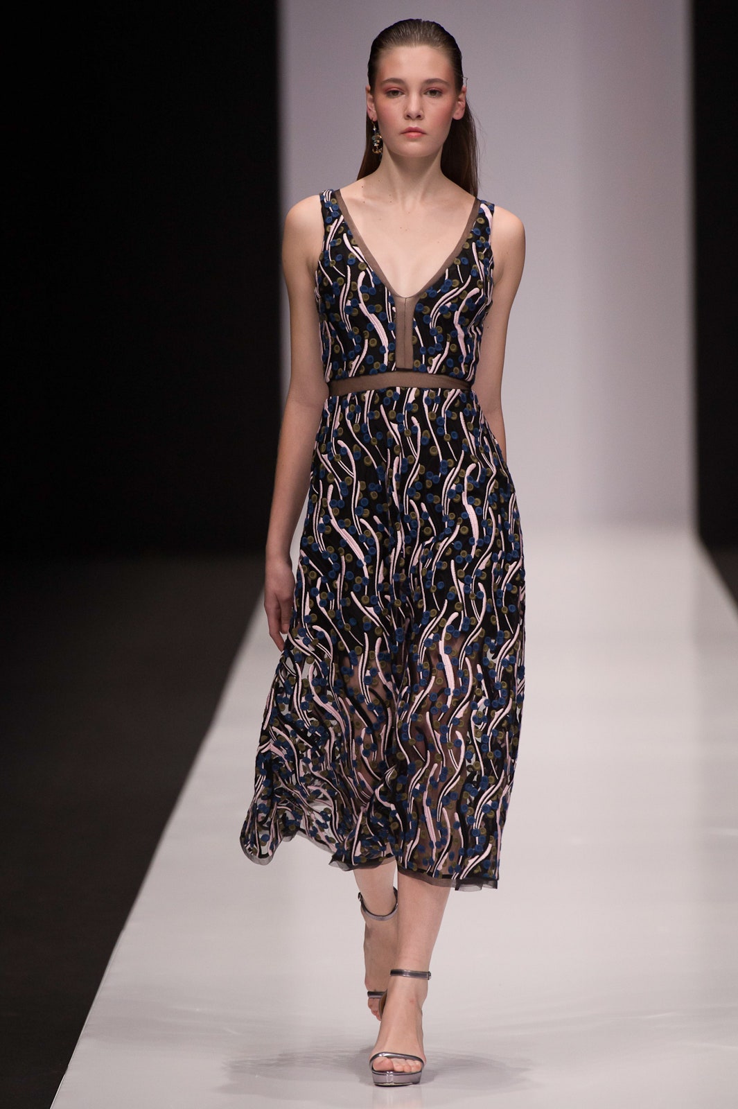 Yasya Minochkina Russia S/S 17 Look 18