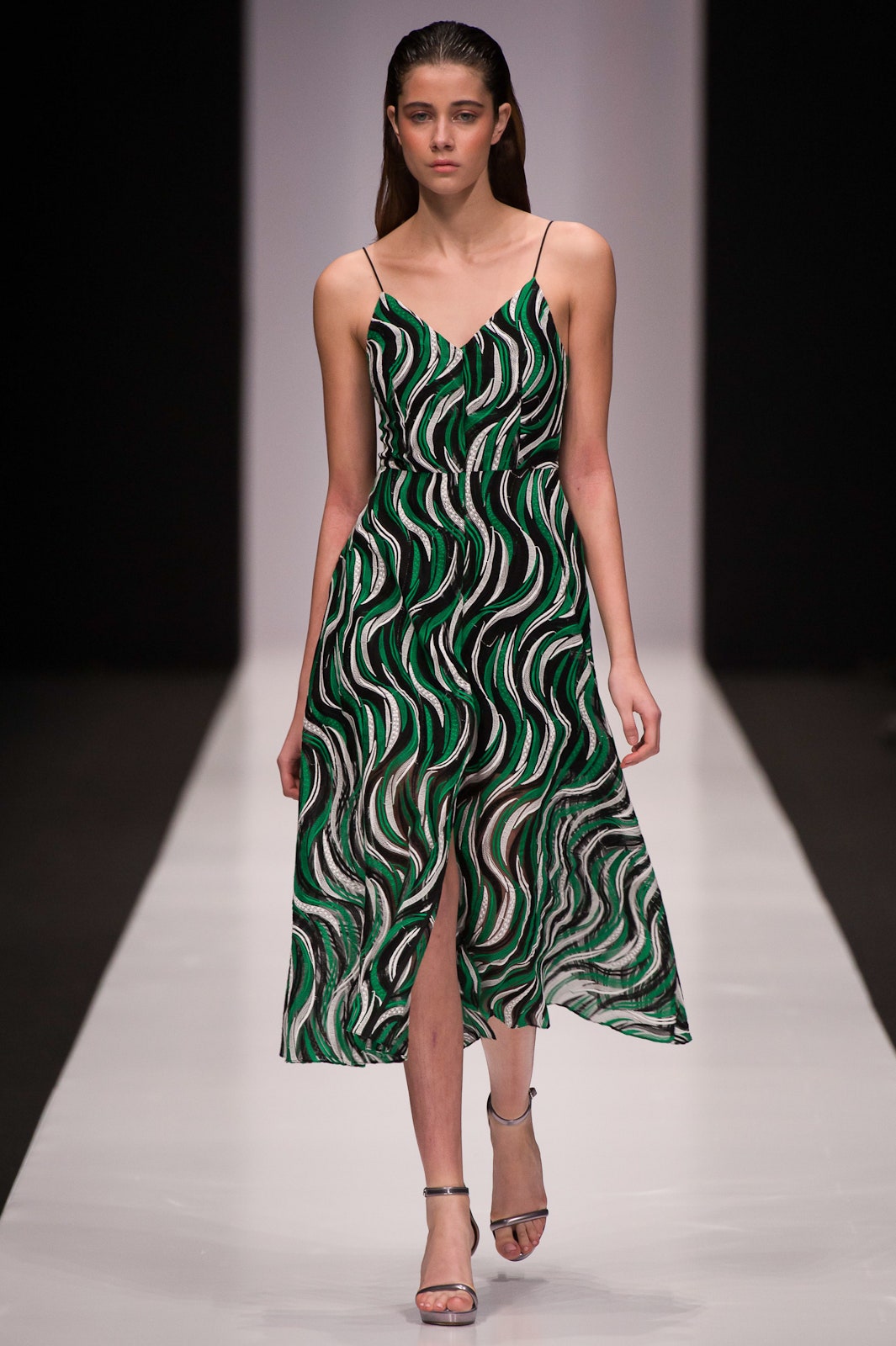 Yasya Minochkina Russia S/S 17 Look 20