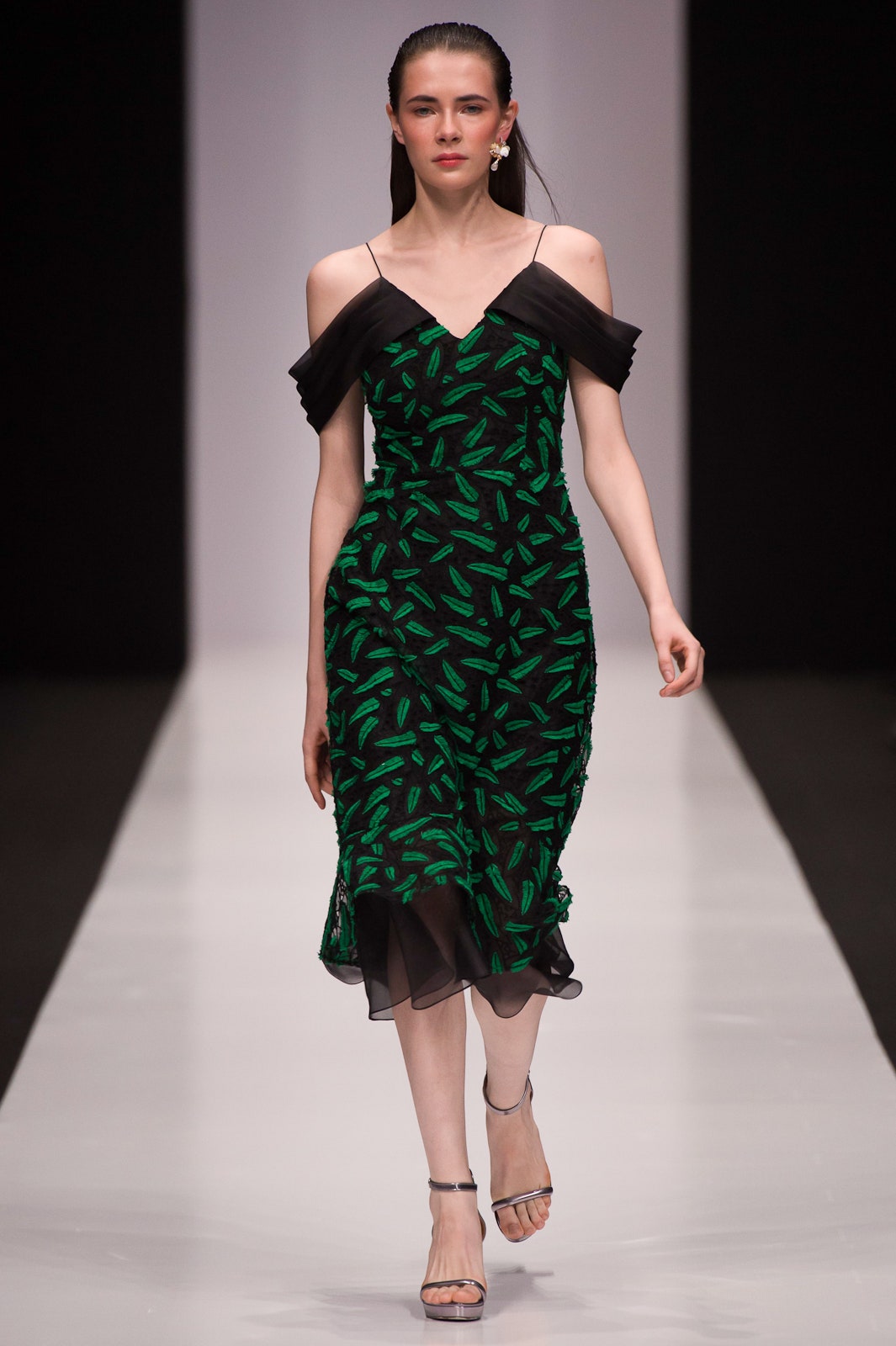 Yasya Minochkina Russia S/S 17 Look 22