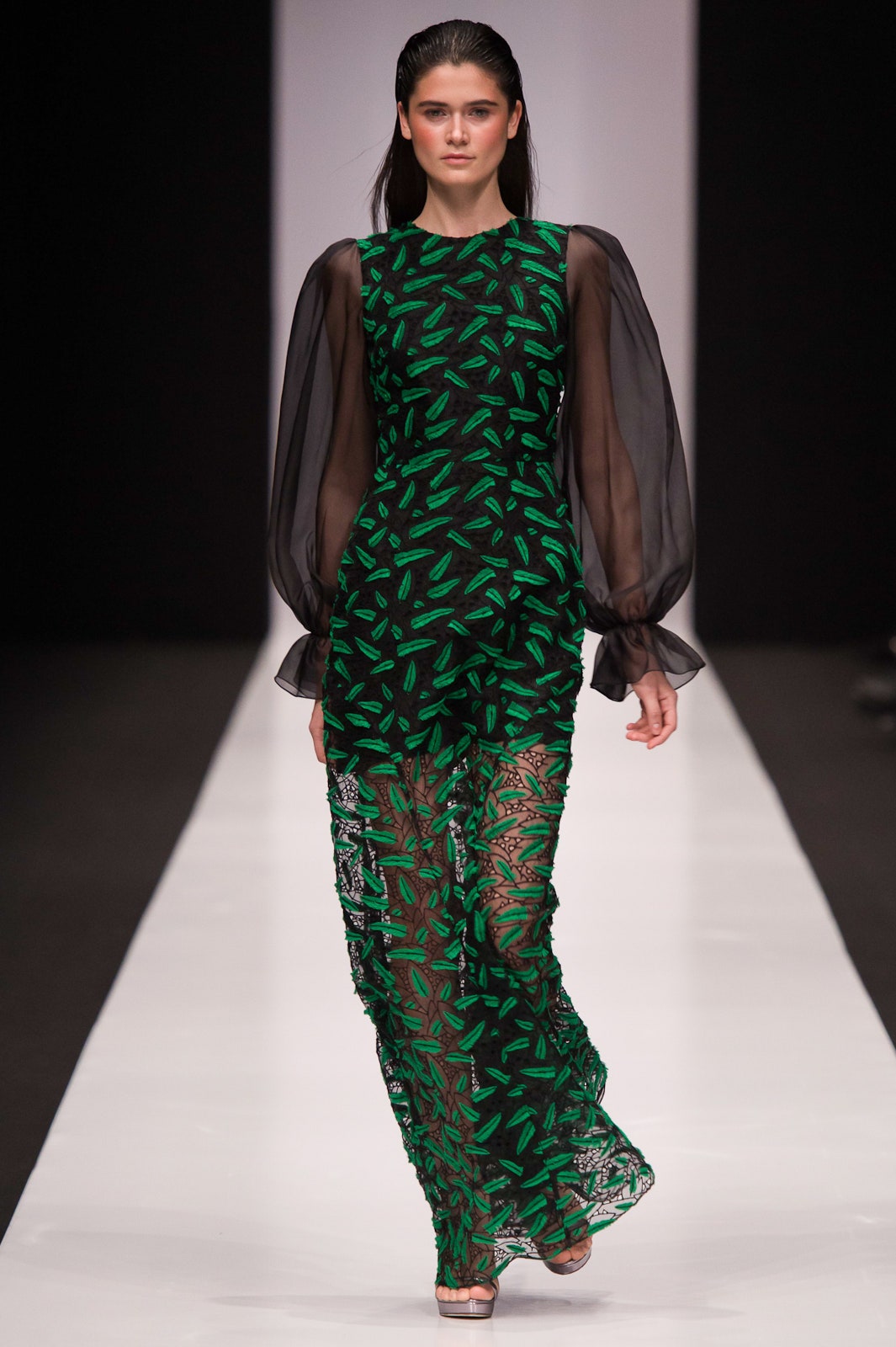 Yasya Minochkina Russia S/S 17 Look 23