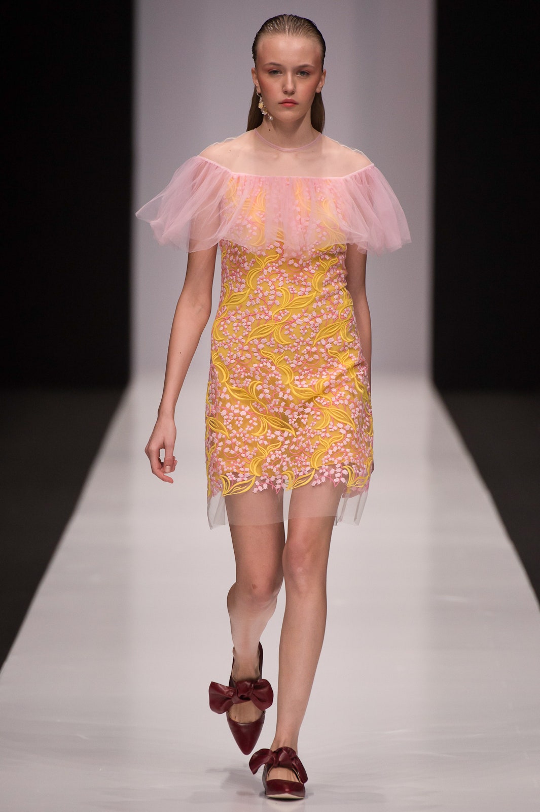 Yasya Minochkina Russia S/S 17 Look 28