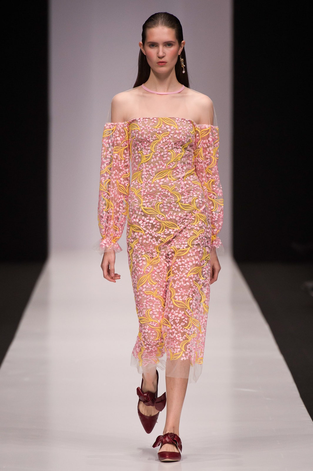 Yasya Minochkina Russia S/S 17 Look 29
