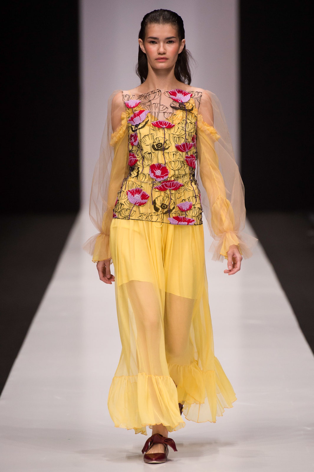 Yasya Minochkina Russia S/S 17 Look 34