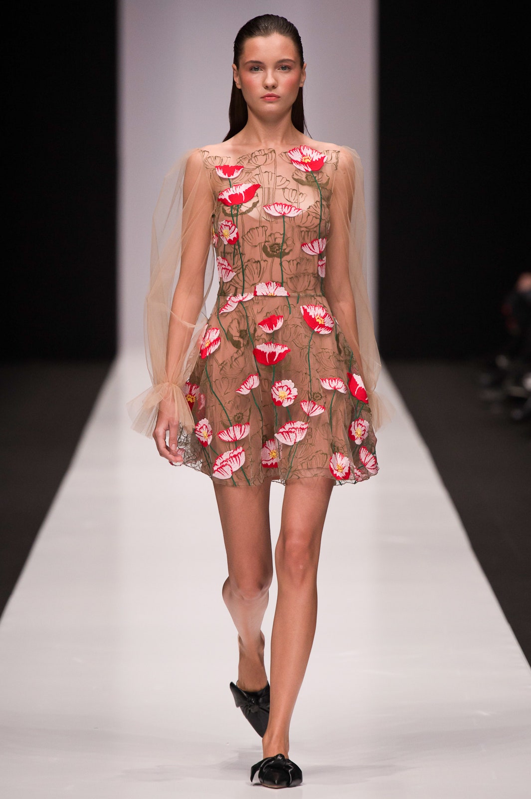 Yasya Minochkina Russia S/S 17 Look 37