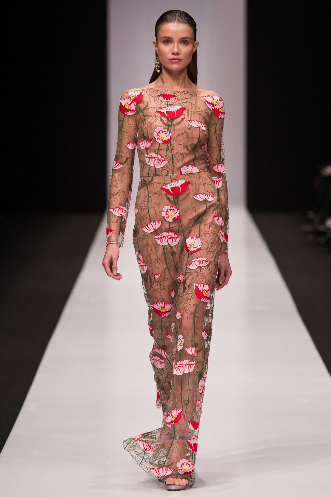 Yasya Minochkina Russia S/S 17 Look 38
