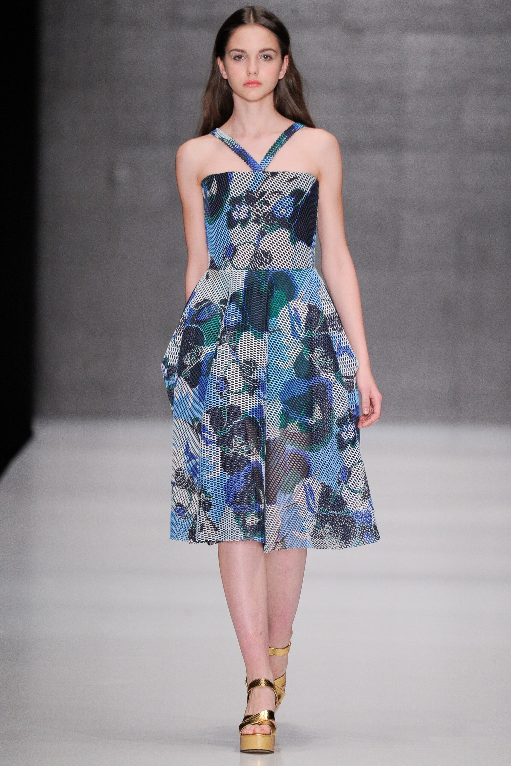 Yasya Minochkina Russia S/S 16 Look 2